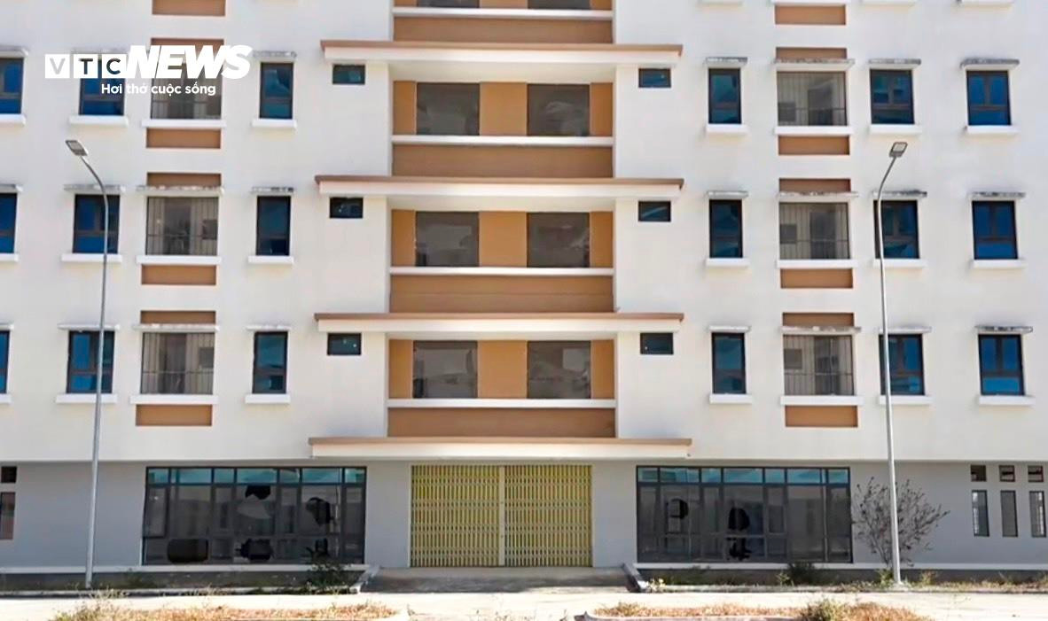 Cận cảnh nhà ở xã hội, khu tái định cư không người ở - 6