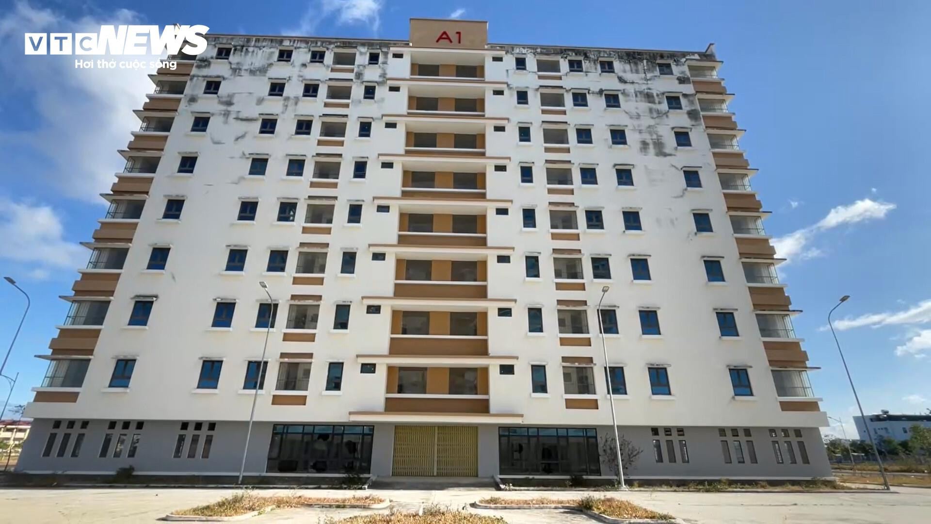 Cận cảnh nhà ở xã hội, khu tái định cư không người ở - 2