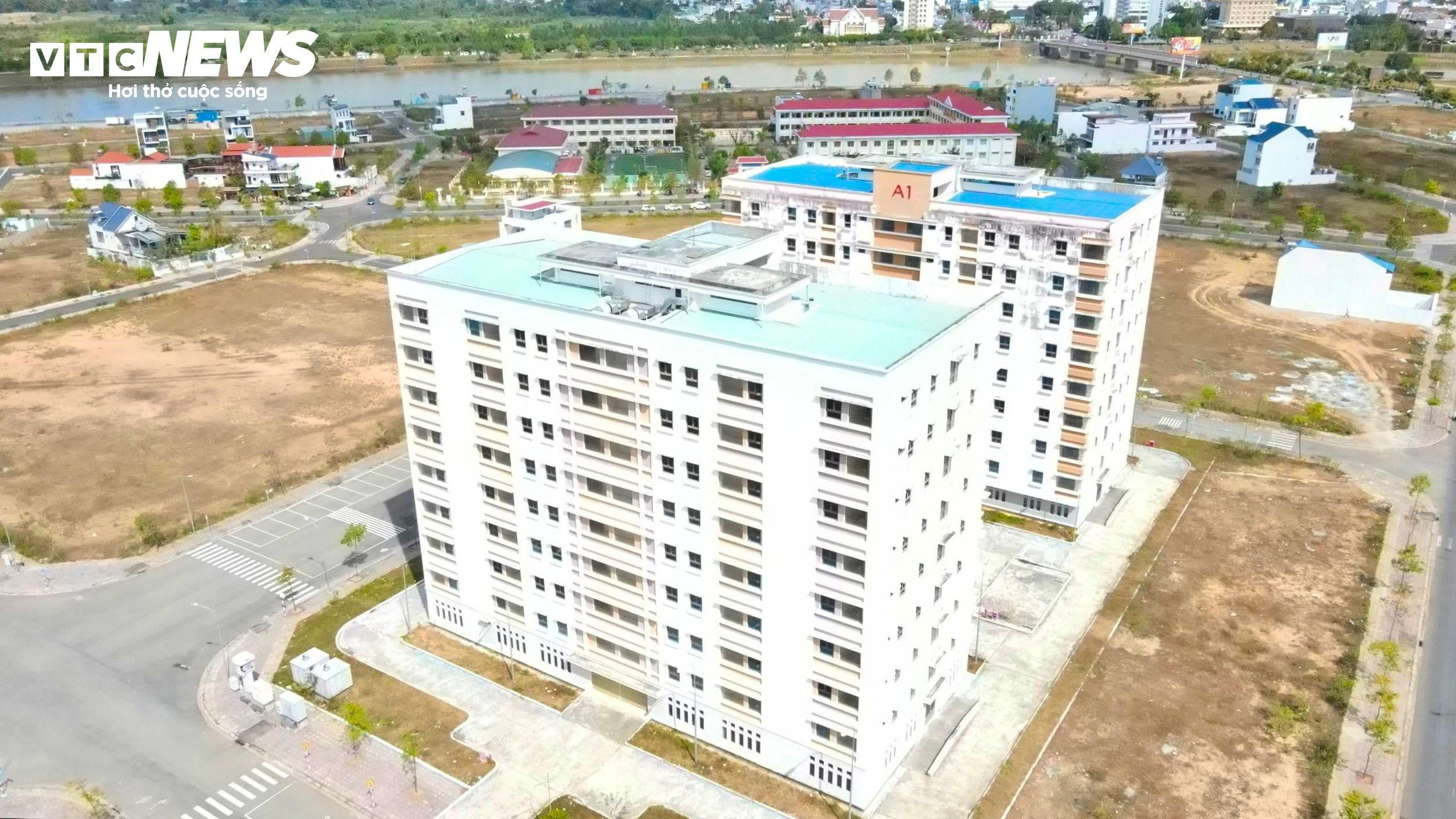 Cận cảnh nhà ở xã hội, khu tái định cư không người ở - 12