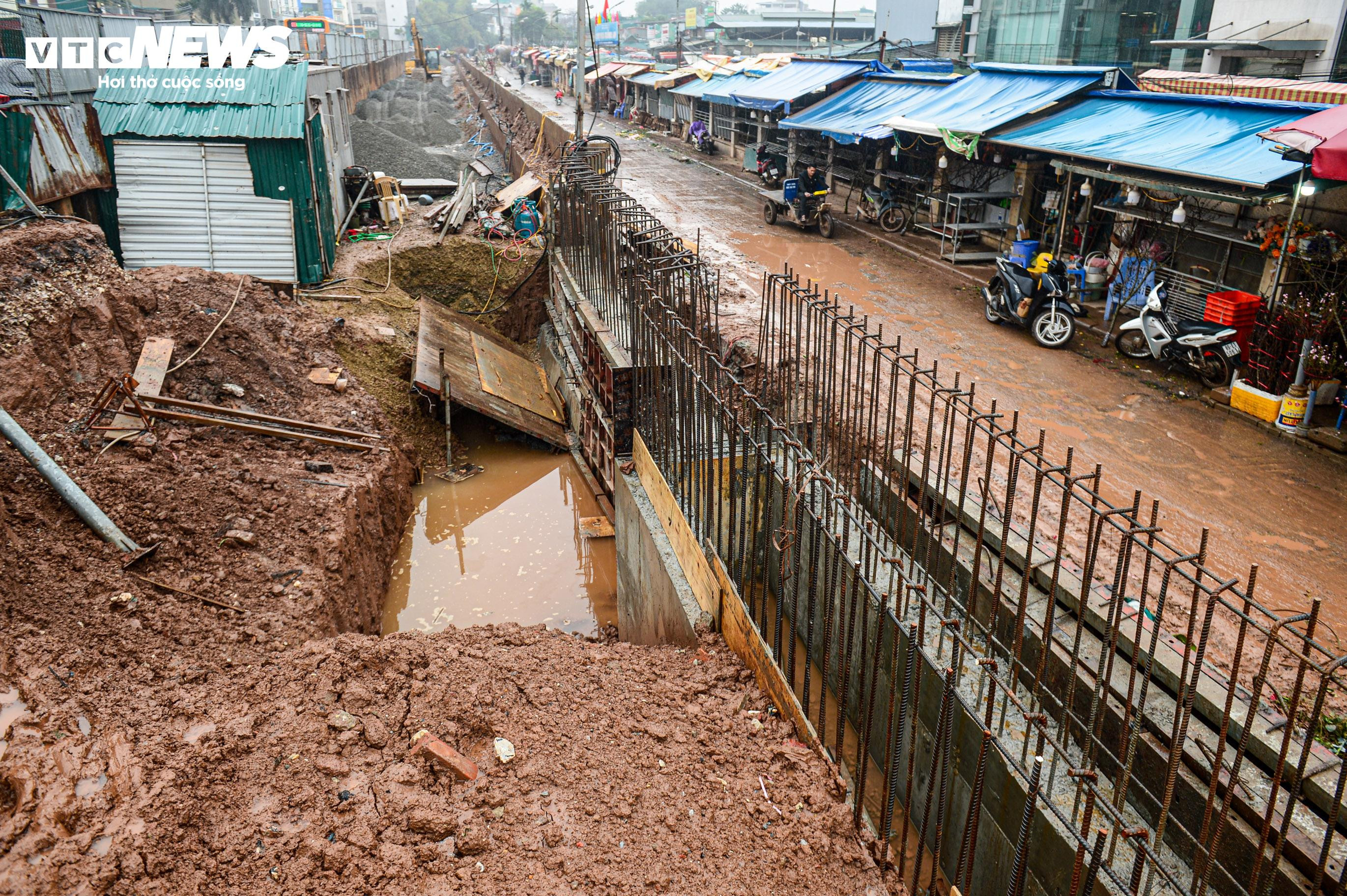 Người dân, tiểu thương ngán ngẩm cảnh dự án 815 tỷ ngổn ngang bùn lầy - 3
