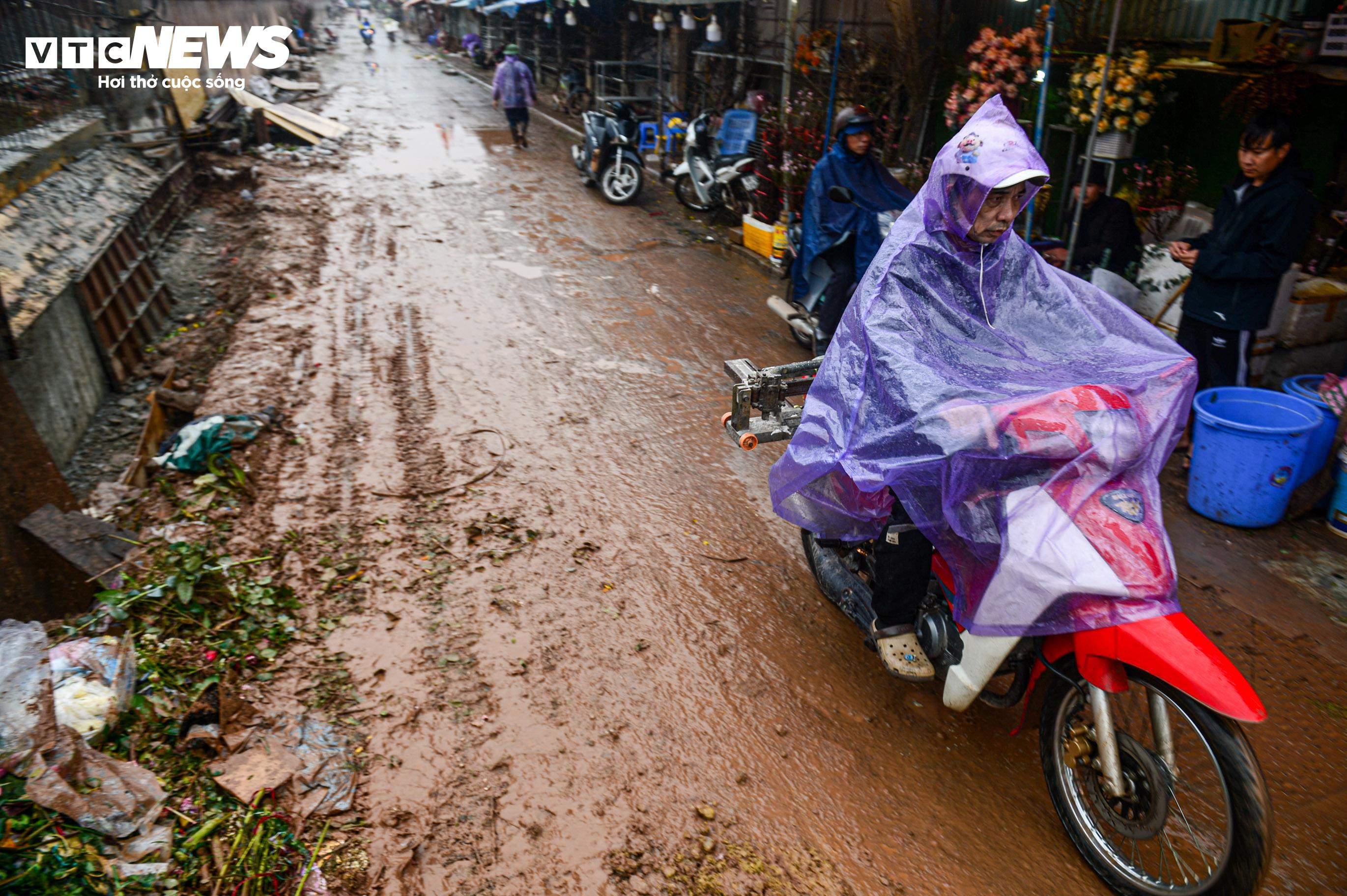 Người dân, tiểu thương ngán ngẩm cảnh dự án 815 tỷ ngổn ngang bùn lầy - 7