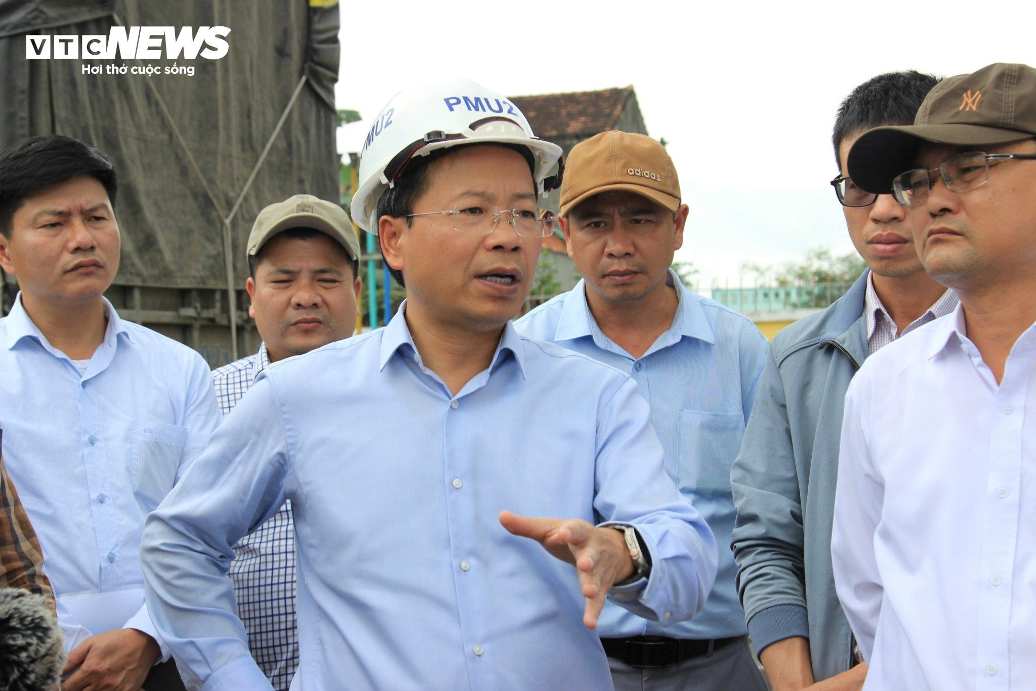 Thứ trưởng Bộ Giao thông Vận tải Nguyễn Duy Lâm kiểm tra thực tế tại Dự án QL19 kết nối giao thông khu vực Tây Nguyên - Bình Định.