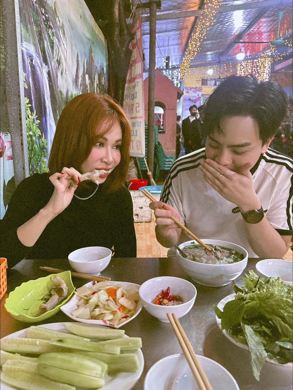 Sao Việt 15/1: Mỹ Tâm gợi cảm bất ngờ, Lý Hùng phong độ ở tuổi 54 - 10