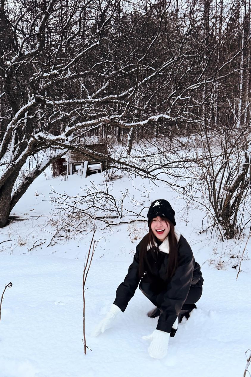 Sao Việt 15/1: Mỹ Tâm gợi cảm bất ngờ, Lý Hùng phong độ ở tuổi 54 - 9