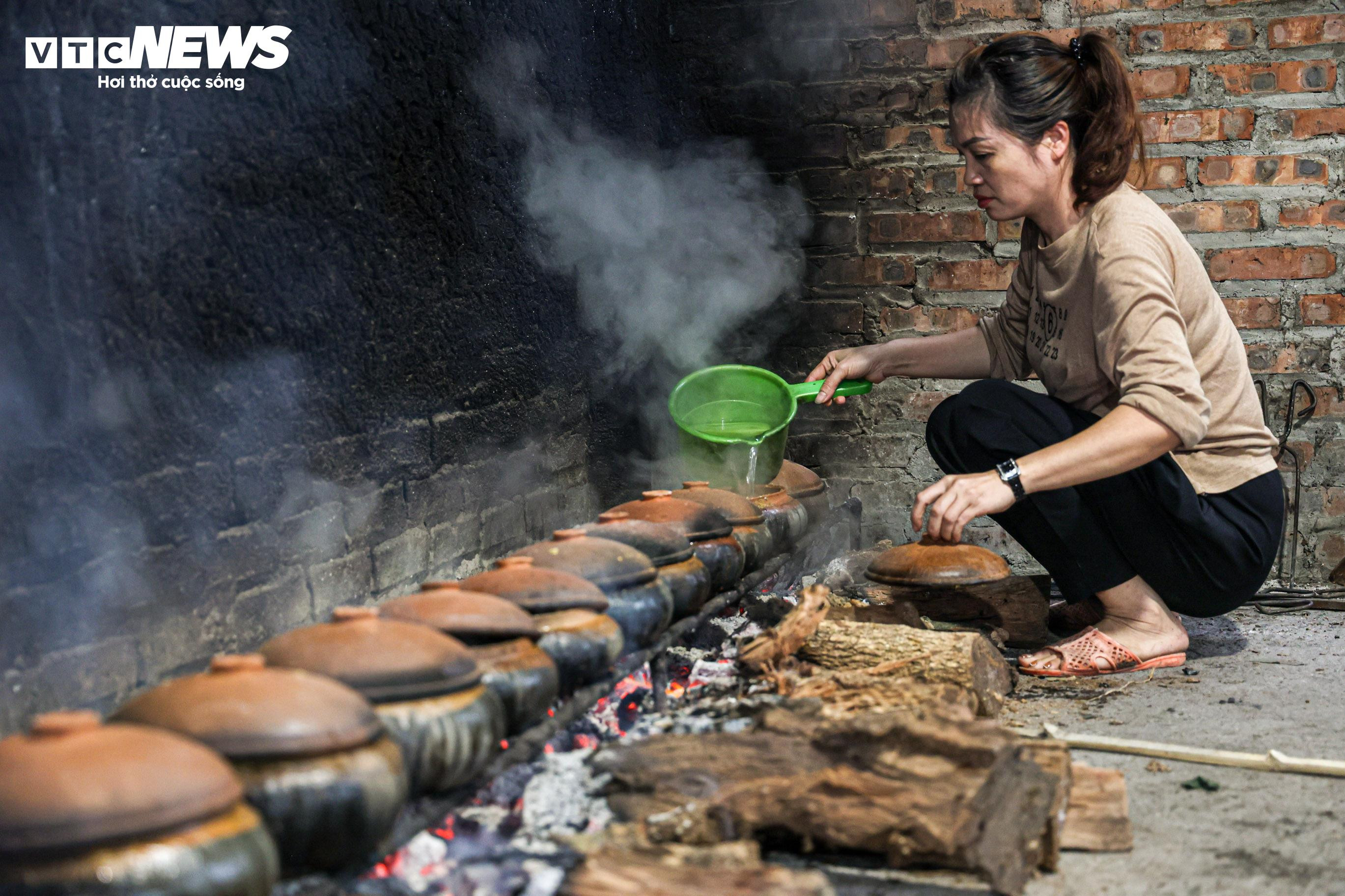 Dân Vũ Đại xuyên đêm đỏ lửa, đeo kính bơi kho cá bạc triệu phục vụ Tết - 10