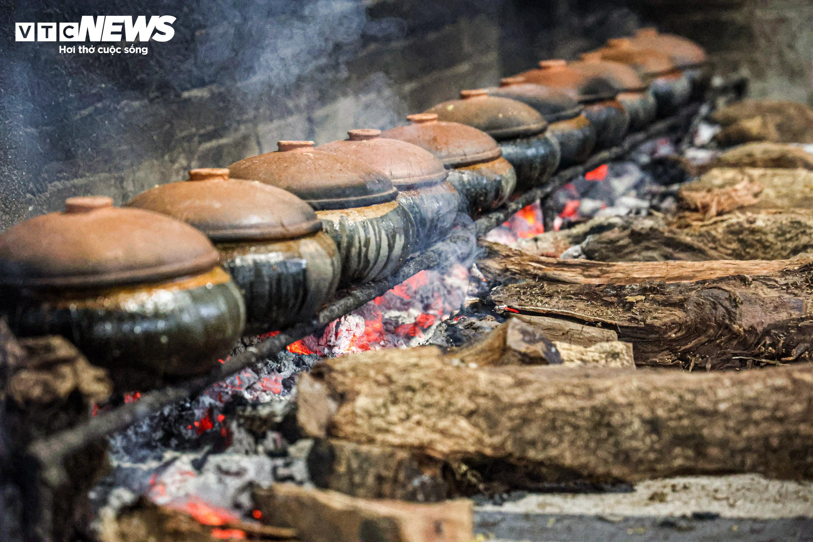 Dân Vũ Đại xuyên đêm đỏ lửa, đeo kính bơi kho cá bạc triệu phục vụ Tết - 15