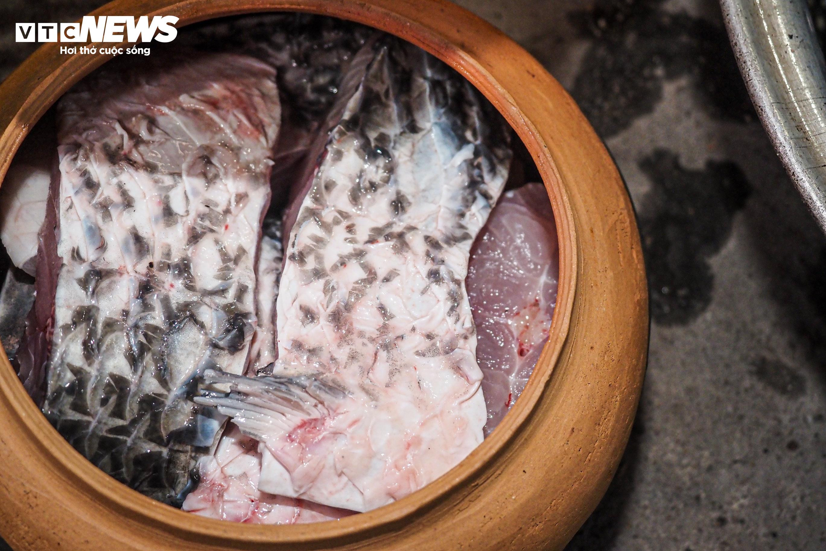 Dân Vũ Đại xuyên đêm đỏ lửa, đeo kính bơi kho cá bạc triệu phục vụ Tết - 8