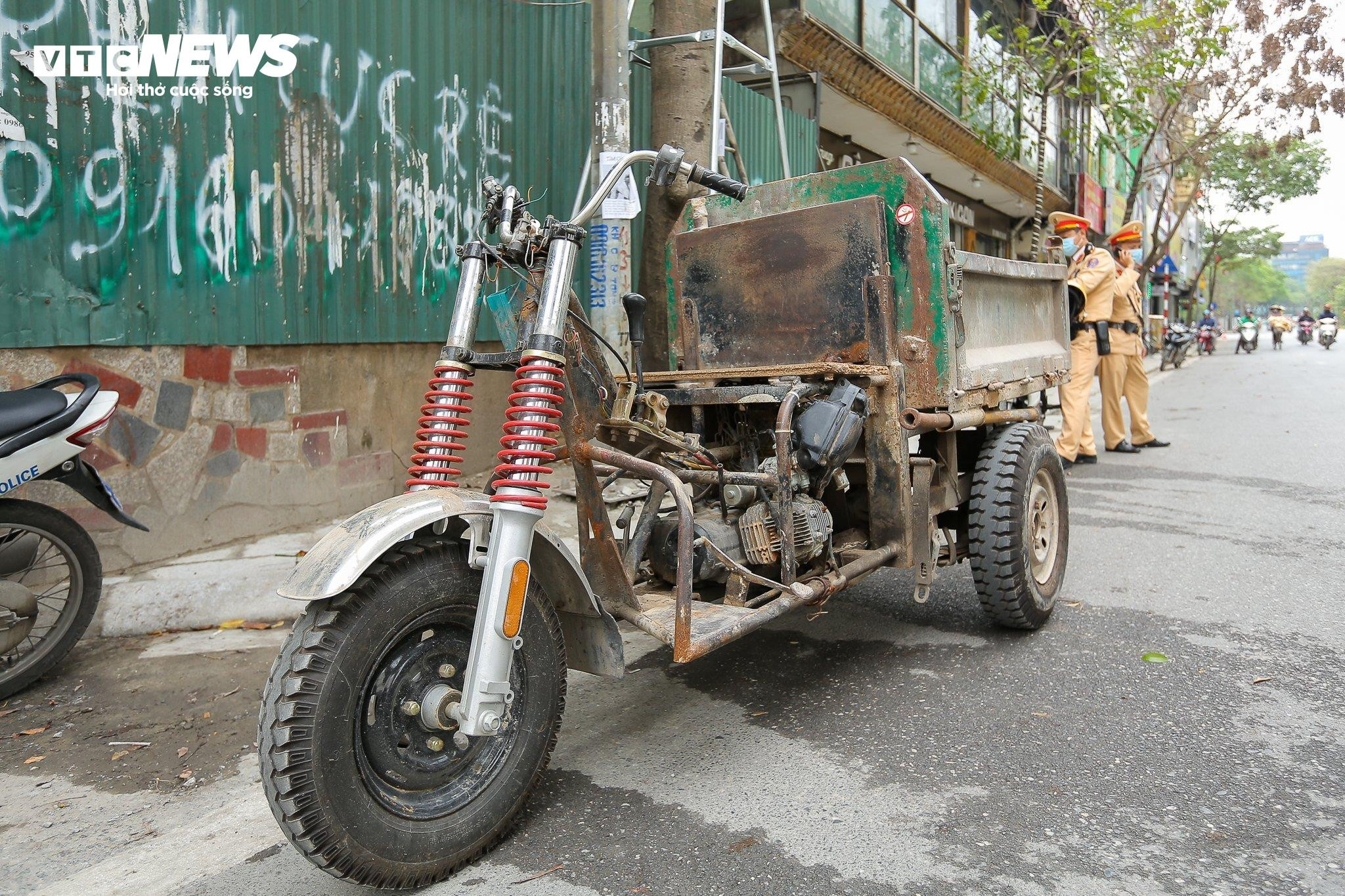 Bị CSGT xử lý, tài xế xe 'máy chém' vin cớ mưu sinh nguỵ biện cho sai phạm - 7