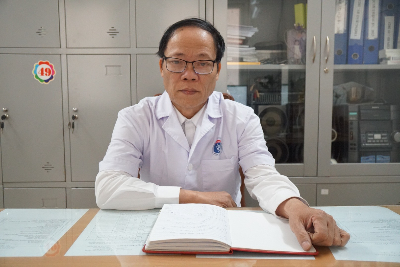 Sự cô độc của bác sĩ sau cánh cửa bệnh viện điều trị HIV - 2