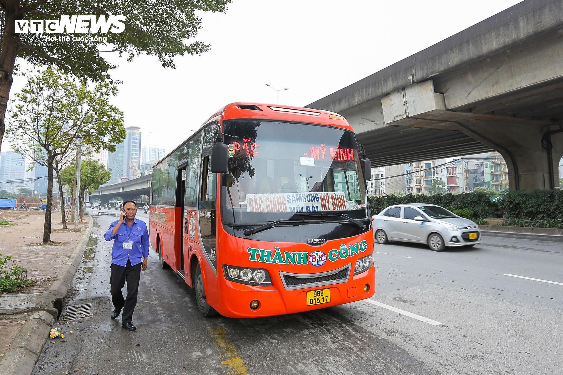 Bị phạt dừng đỗ sai quy định, tài xế biện minh 'do chiều theo ý khách' - 2