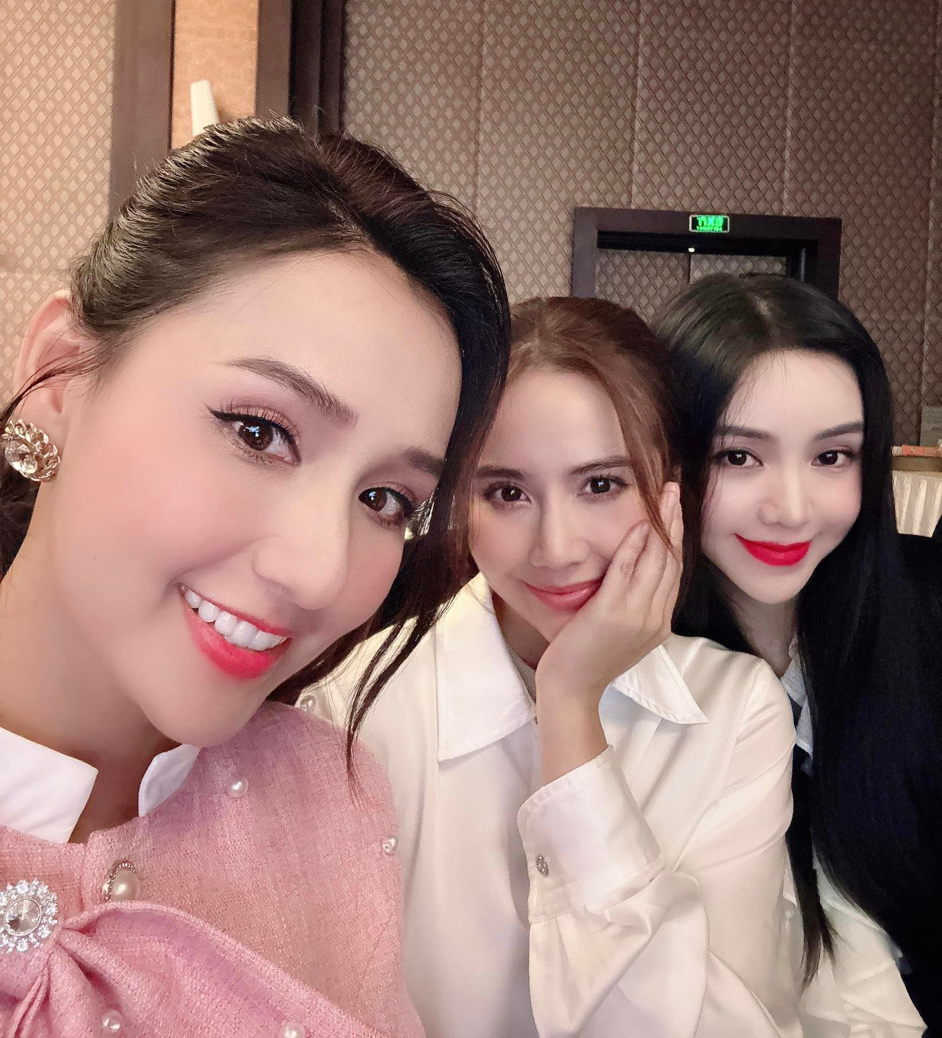 Sao Việt 21/1: Con gái Vũ Linh đóng kịch Tết, Nhã Phương đẹp dịu dàng - 7