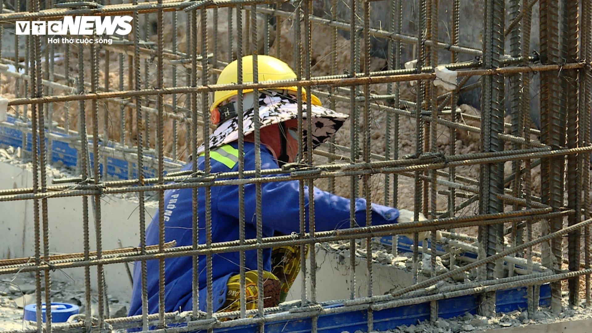 Thi công xuyên Tết dự án 'thành phố hàng không' hiện đại nhất Việt Nam - 10