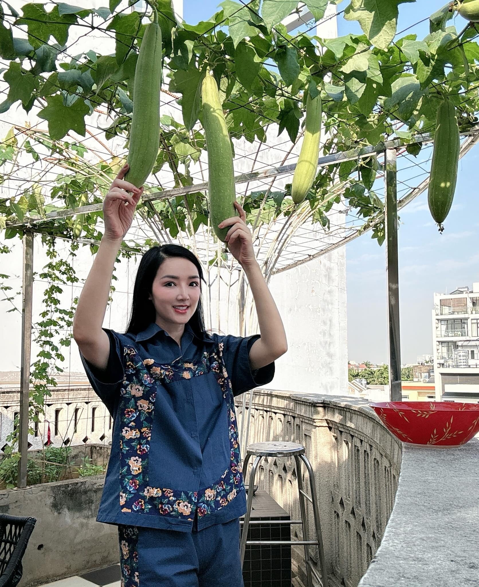 Sao Việt 24/1: Chí Trung gọi bạn gái là 'nóc nhà', Mai Phương Thuý dáng thon gọn - 10
