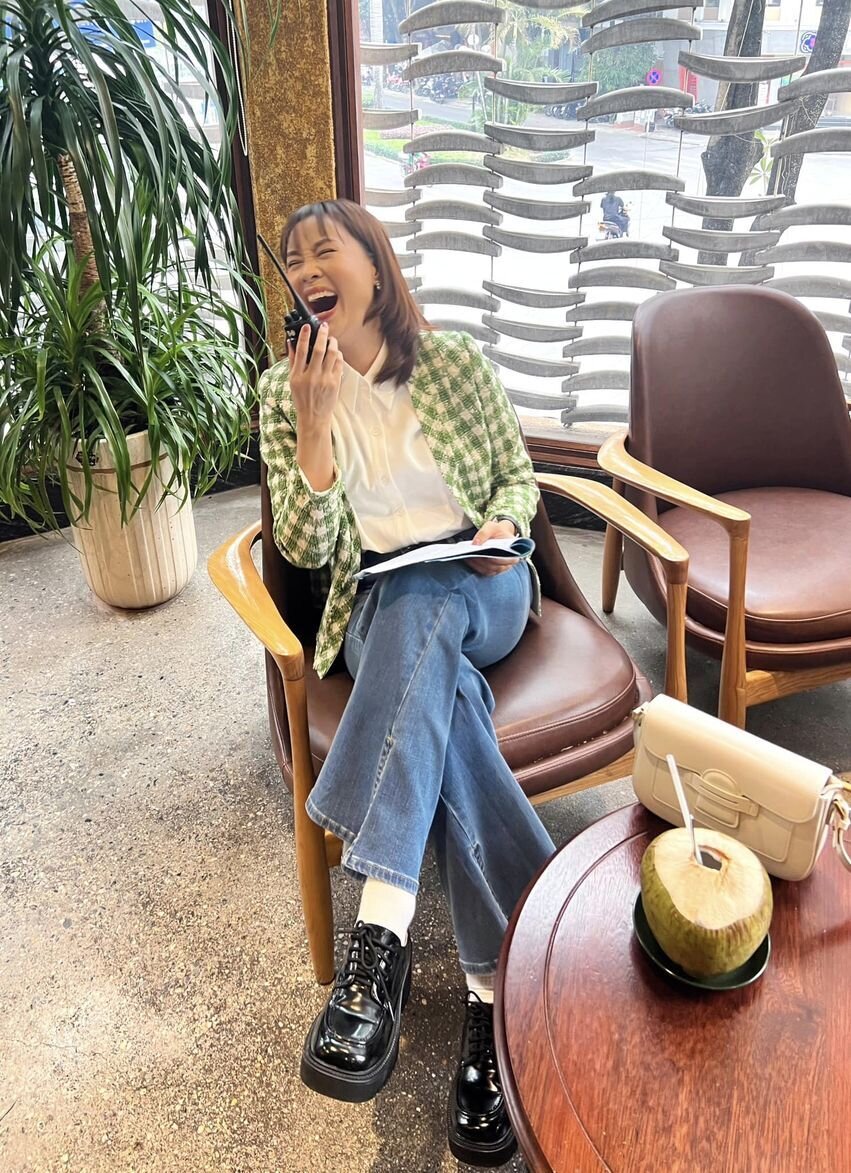 Sao Việt 27/1: Hương Giang sang năm lấy chồng, Mạnh Trường tậu biệt thự mới - 4