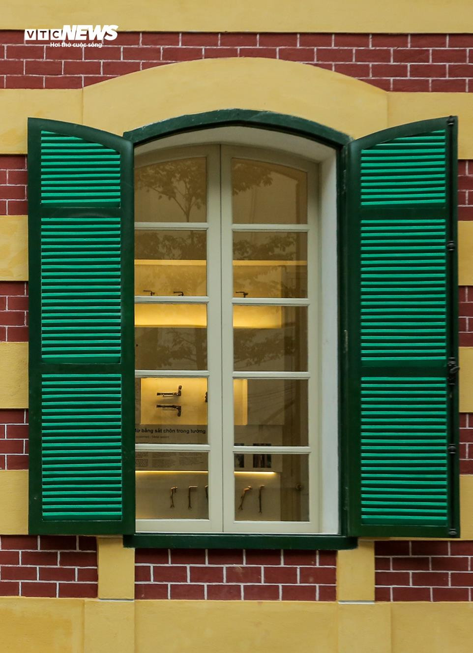 Biệt thự Pháp cổ từng gây tranh cãi mở cửa đón khách sau 2 năm trùng tu - 4