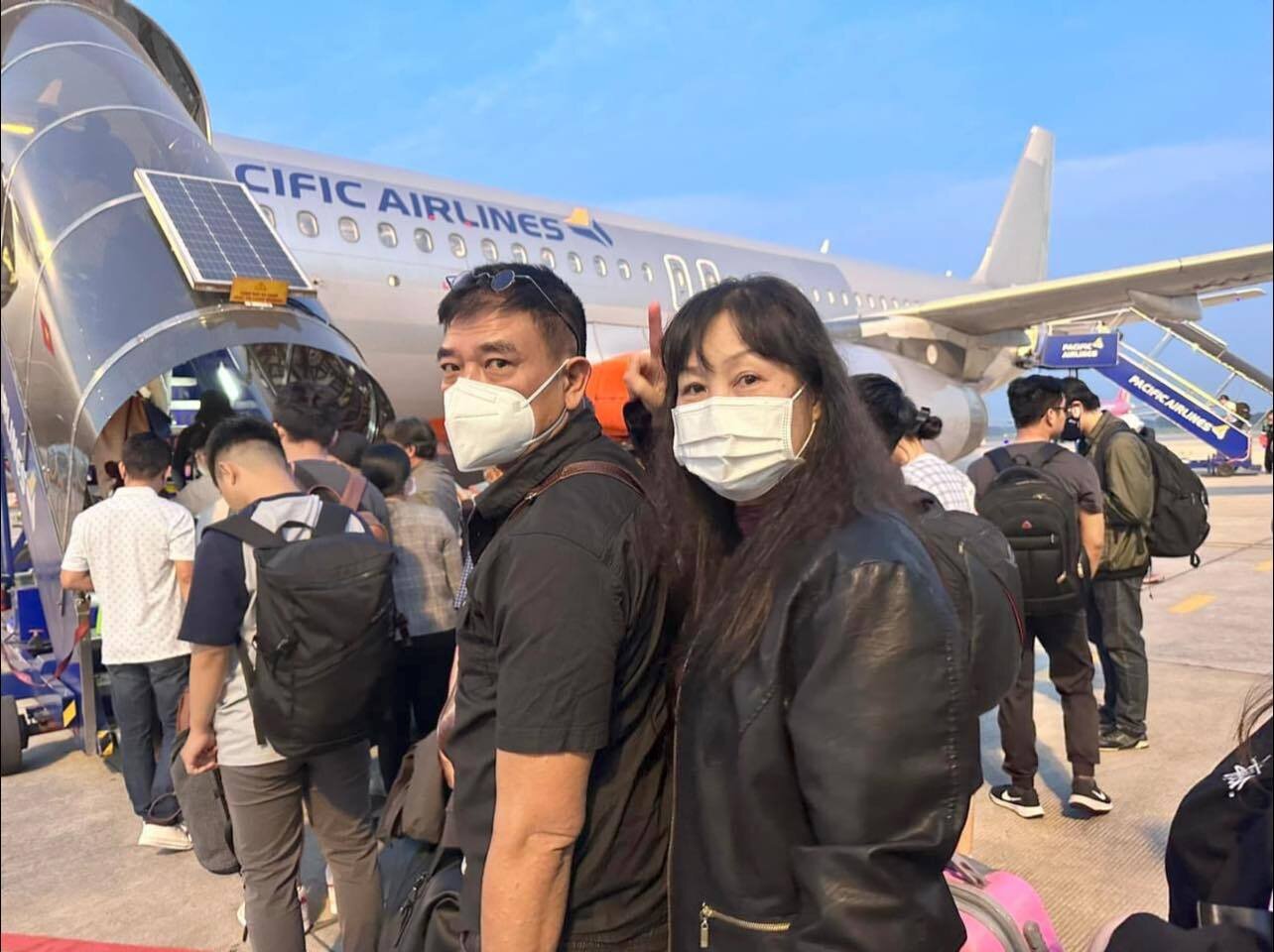 Sao Việt 28/1: Vợ chồng Trấn Thành tình tứ, Việt Trinh trẻ trung ở tuổi 52 - 7