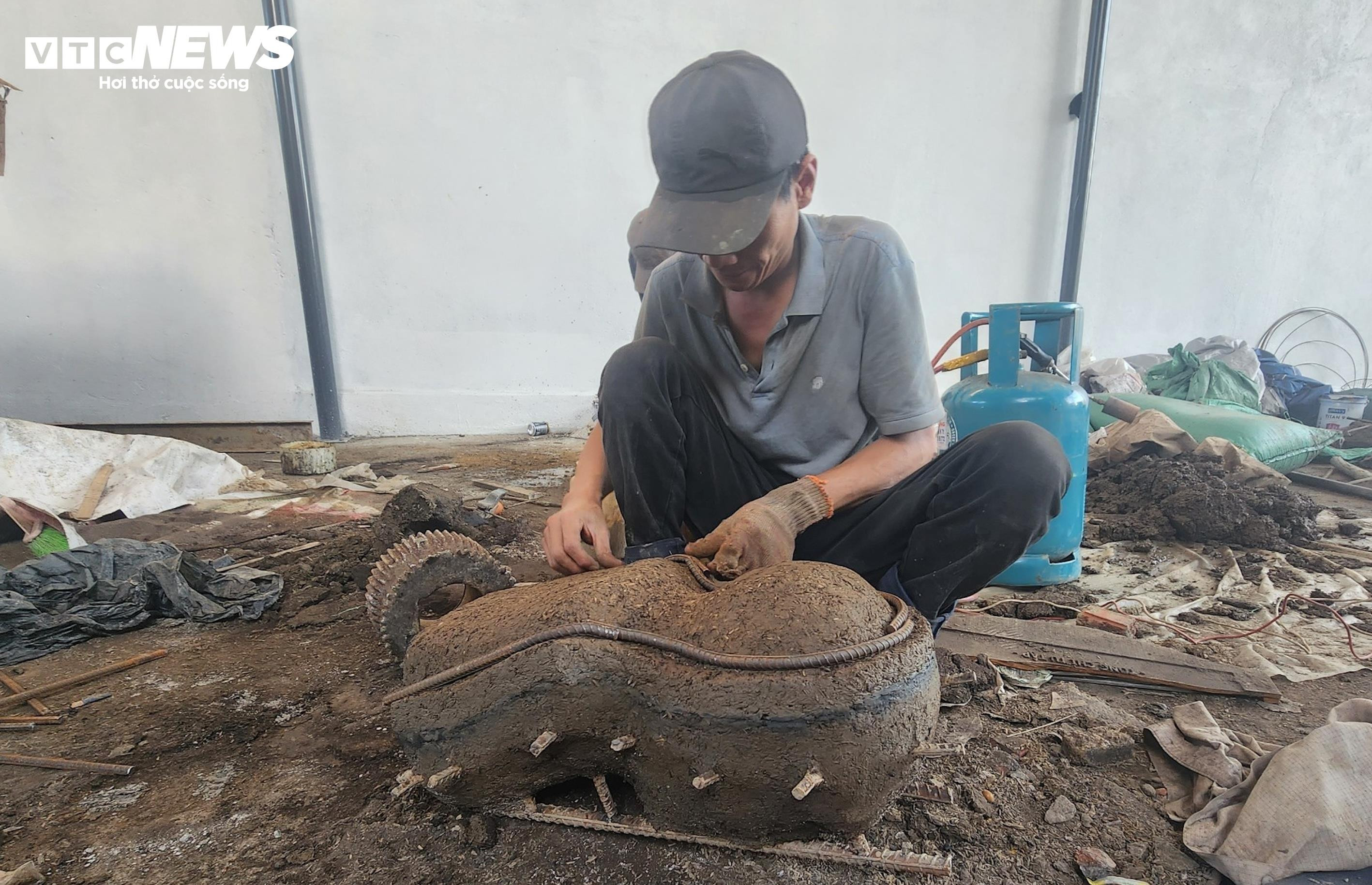 Khám phá làng đúc đồng trăm tuổi nơi sinh ra nhiều bảo vật quốc gia ở Huế - 4