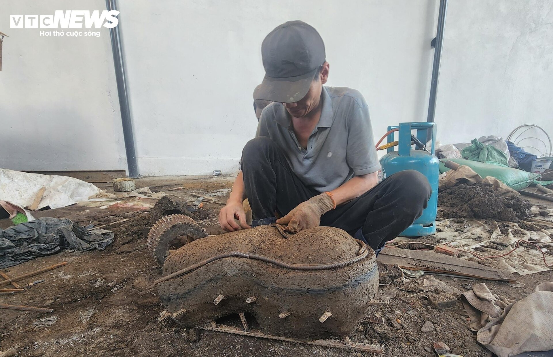 Khám phá làng đúc đồng trăm tuổi nơi sinh ra nhiều bảo vật quốc gia ở Huế - 8