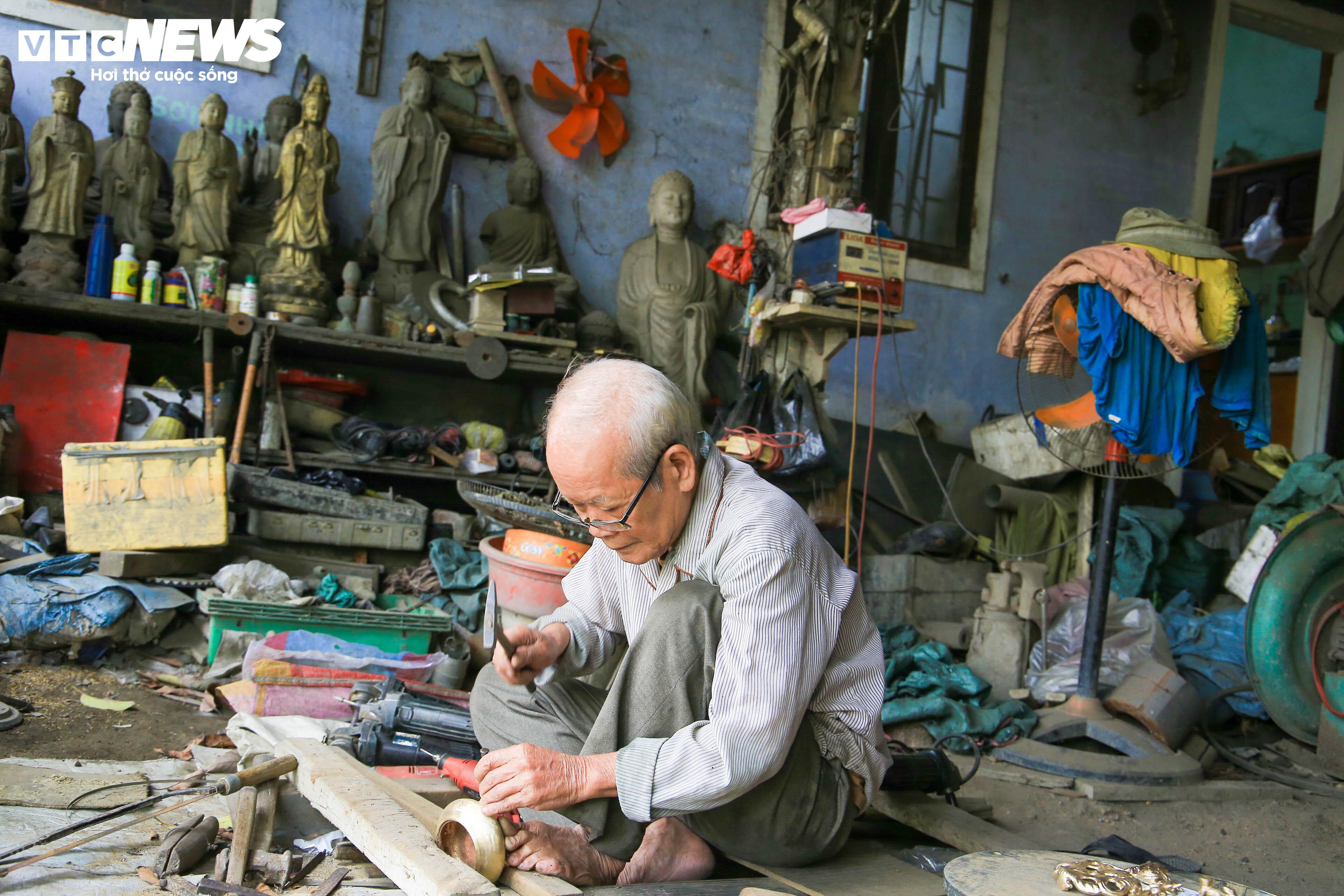 Khám phá làng đúc đồng trăm tuổi nơi sinh ra nhiều bảo vật quốc gia ở Huế - 6