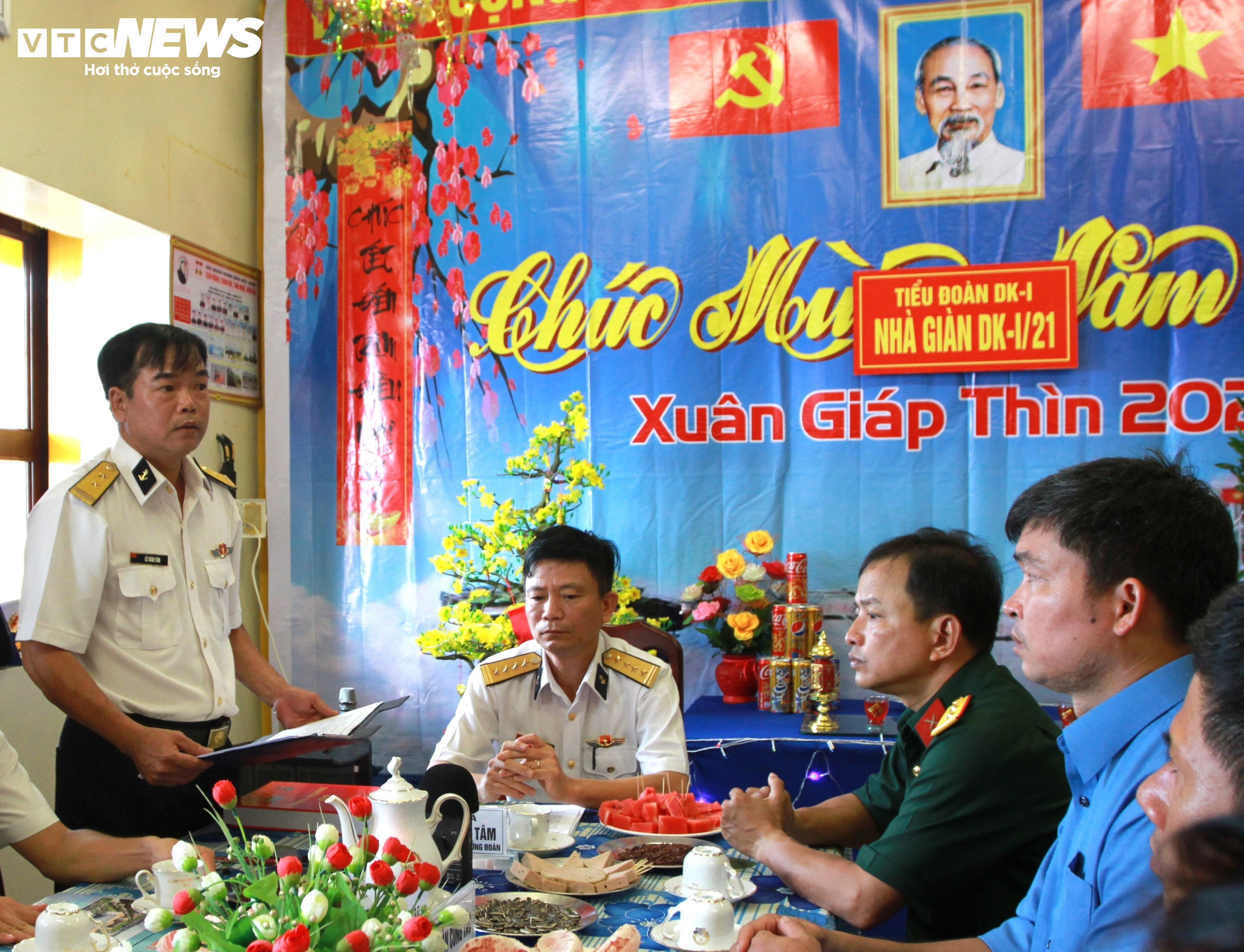 Vượt sóng gió đưa Tết đến thềm lục địa của Tổ quốc - 3