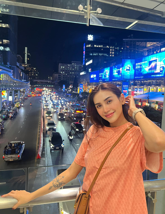 Sao Việt 29/1: Hồng Nhung tự nhận 'ca sĩ loa phường', Minh Tú khoe sắp cưới - 6