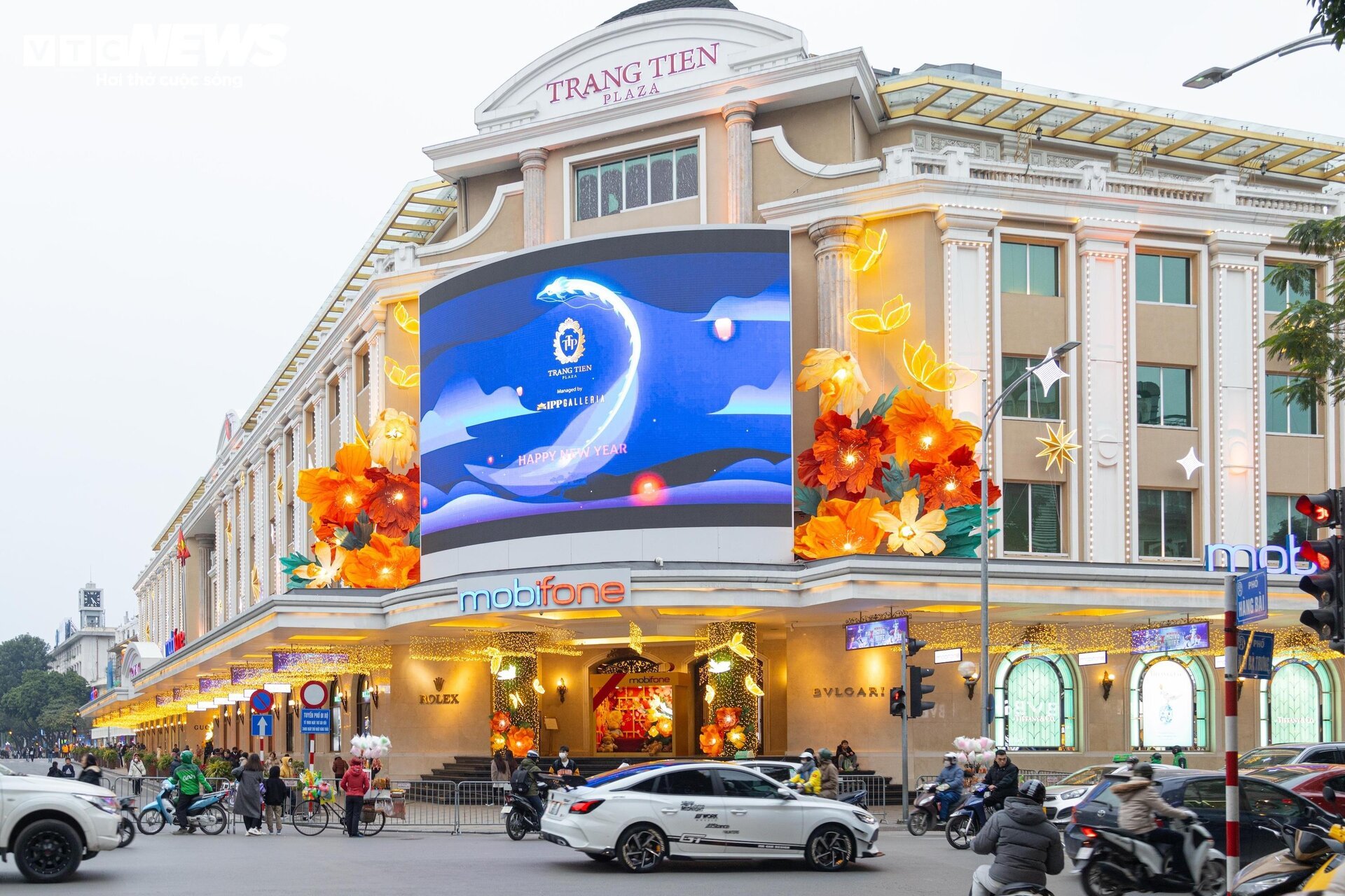Trung tâm thương mại ở Hà Nội trang hoàng lộng lẫy đón Tết Giáp Thìn 2024 - 4