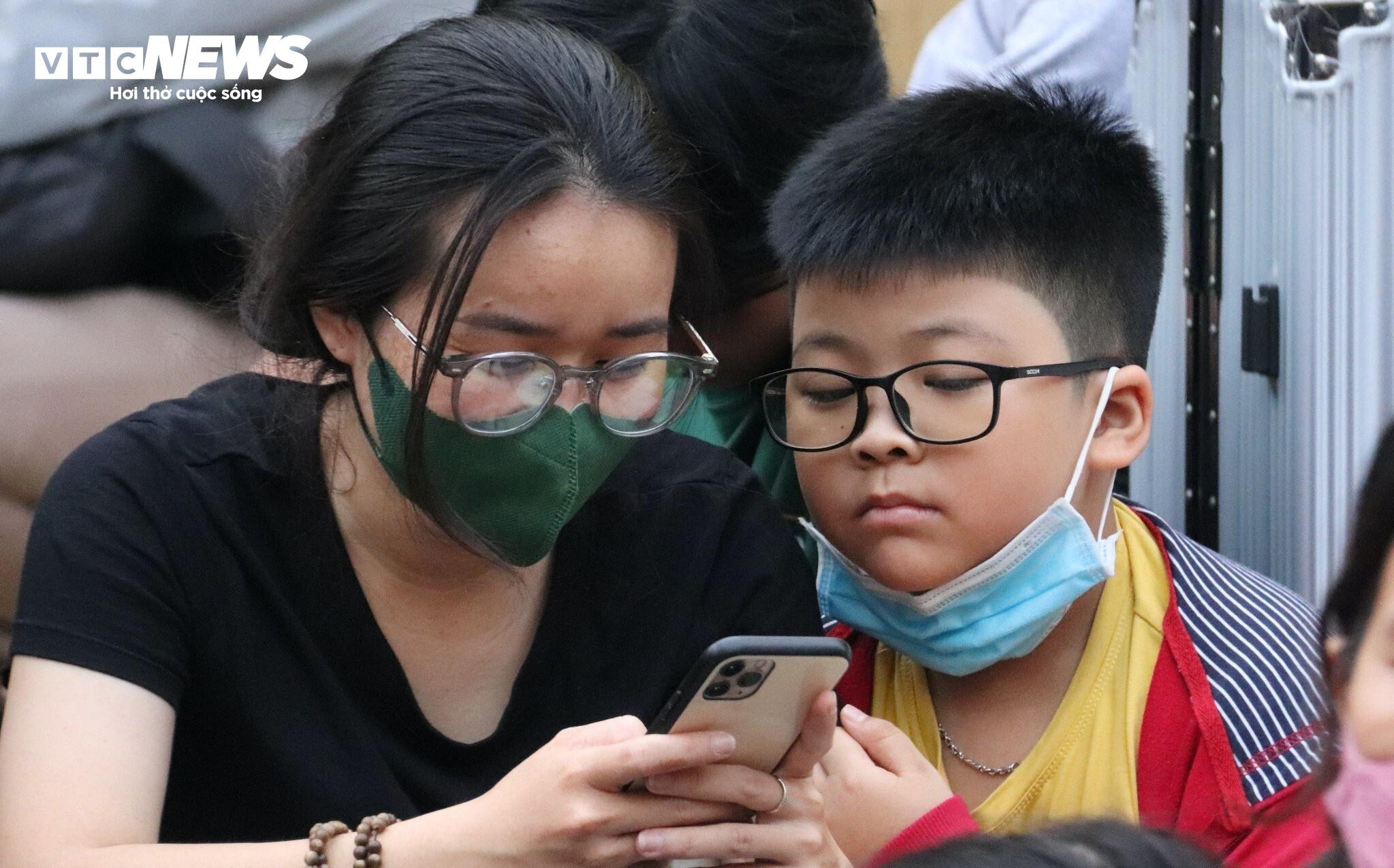 'Chuyến xe mùa xuân' đưa hơn 2.000 sinh viên, người lao động về quê đón Tết - 7