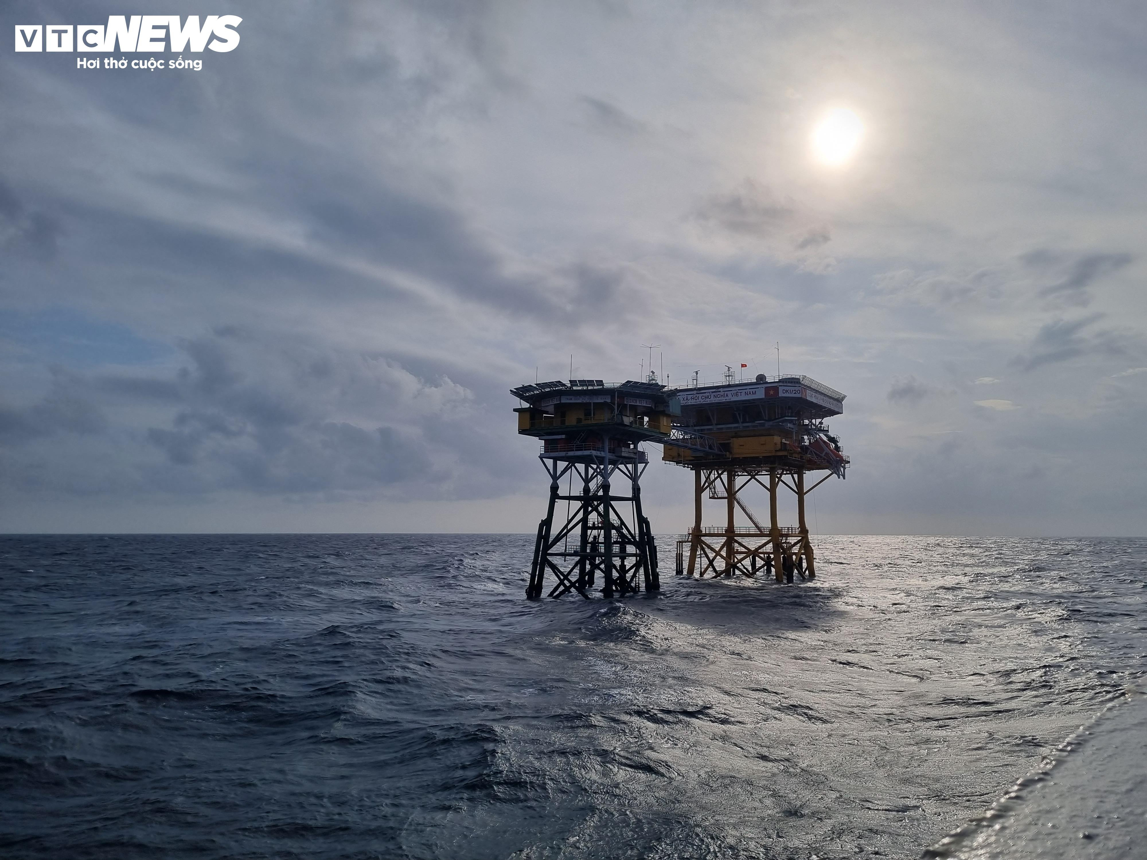 Quân nhân nhà giàn DKI: ‘Nhà của mình là biển’ - 2