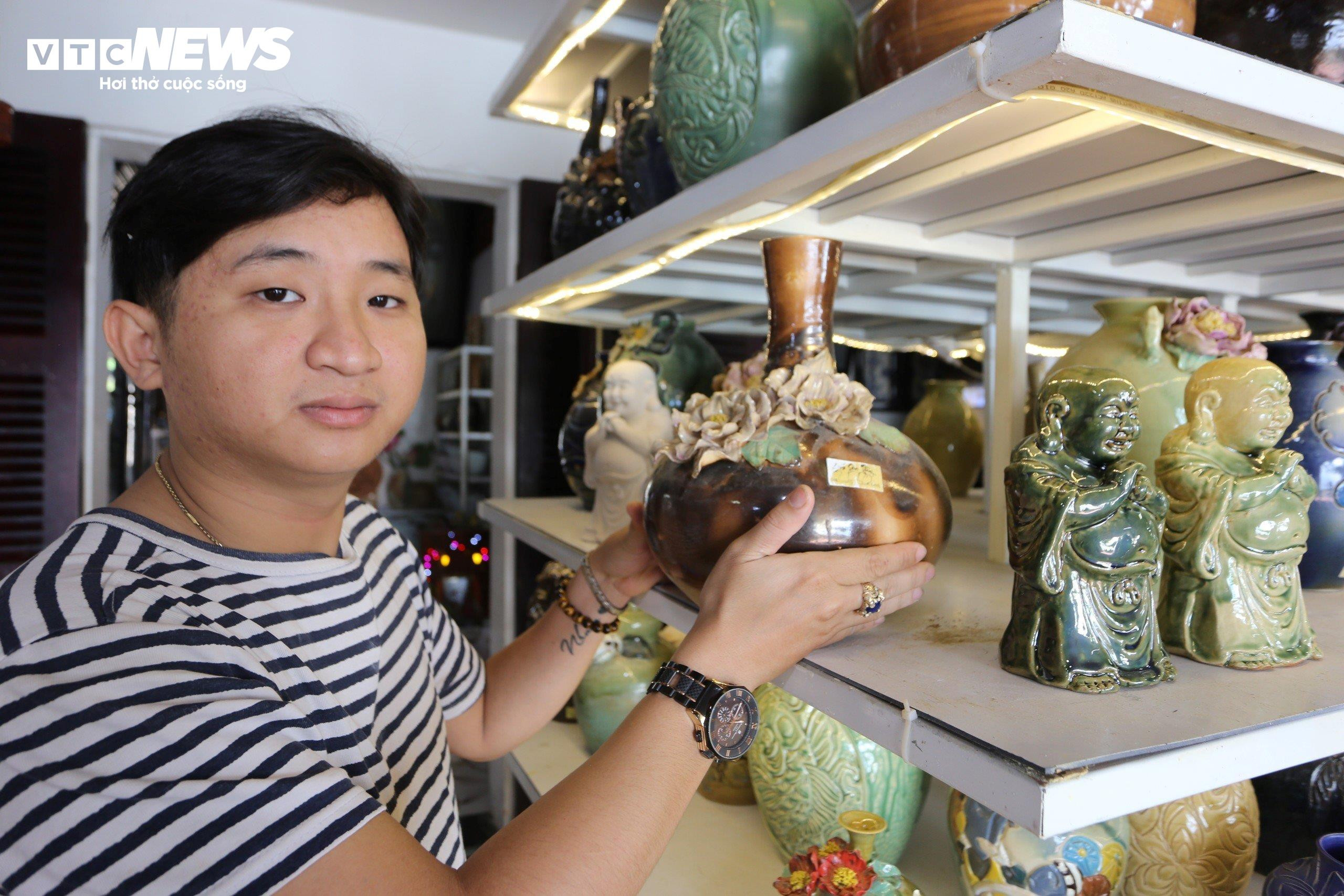 Hai vợ chồng trẻ 'khoác áo mới' cho sản phẩm gốm trứ danh xứ Quảng - 10