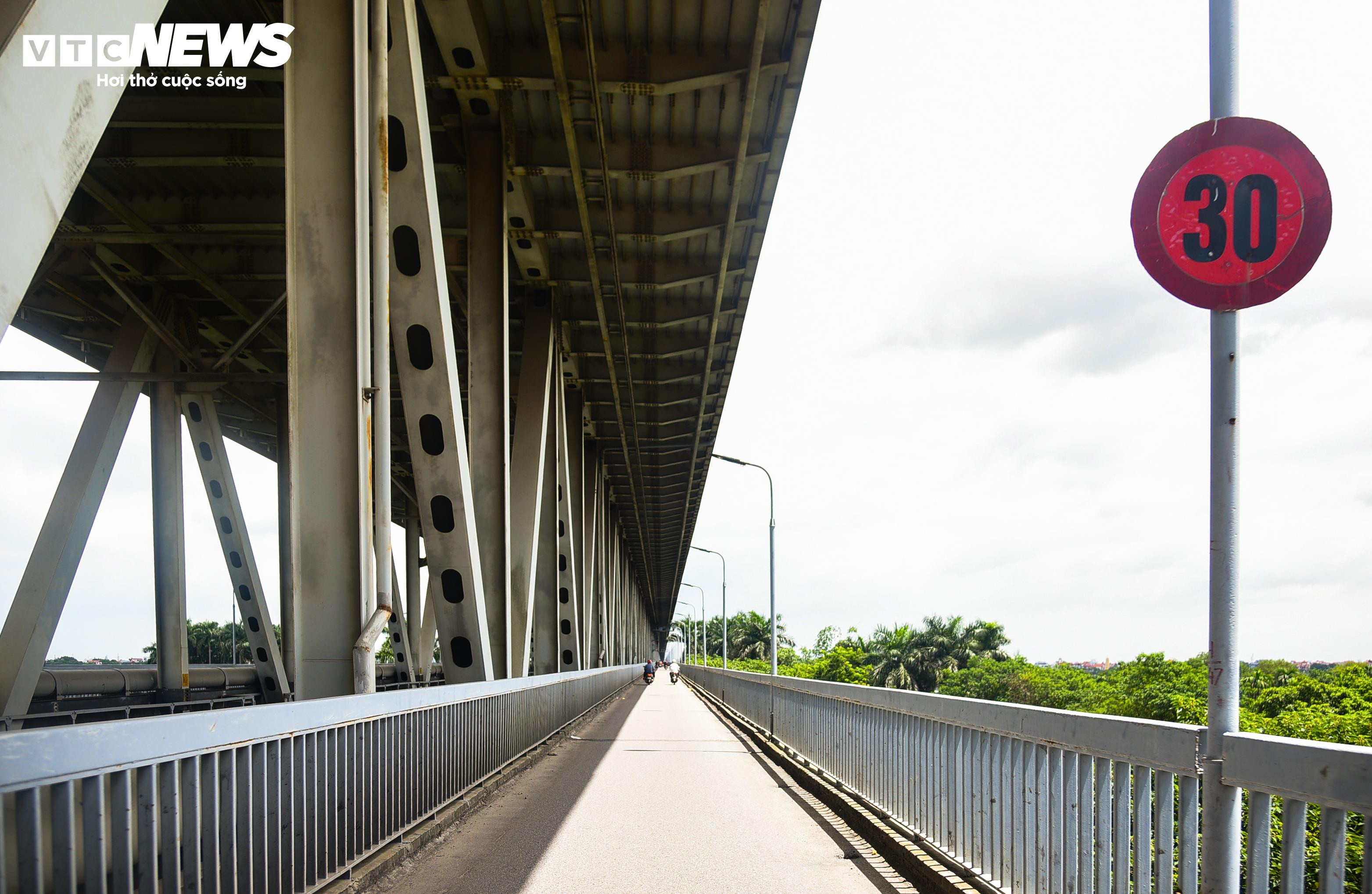 Cầu Thăng Long gần 40 năm tuổi bắc qua sông Hồng nhìn từ flycam - 12