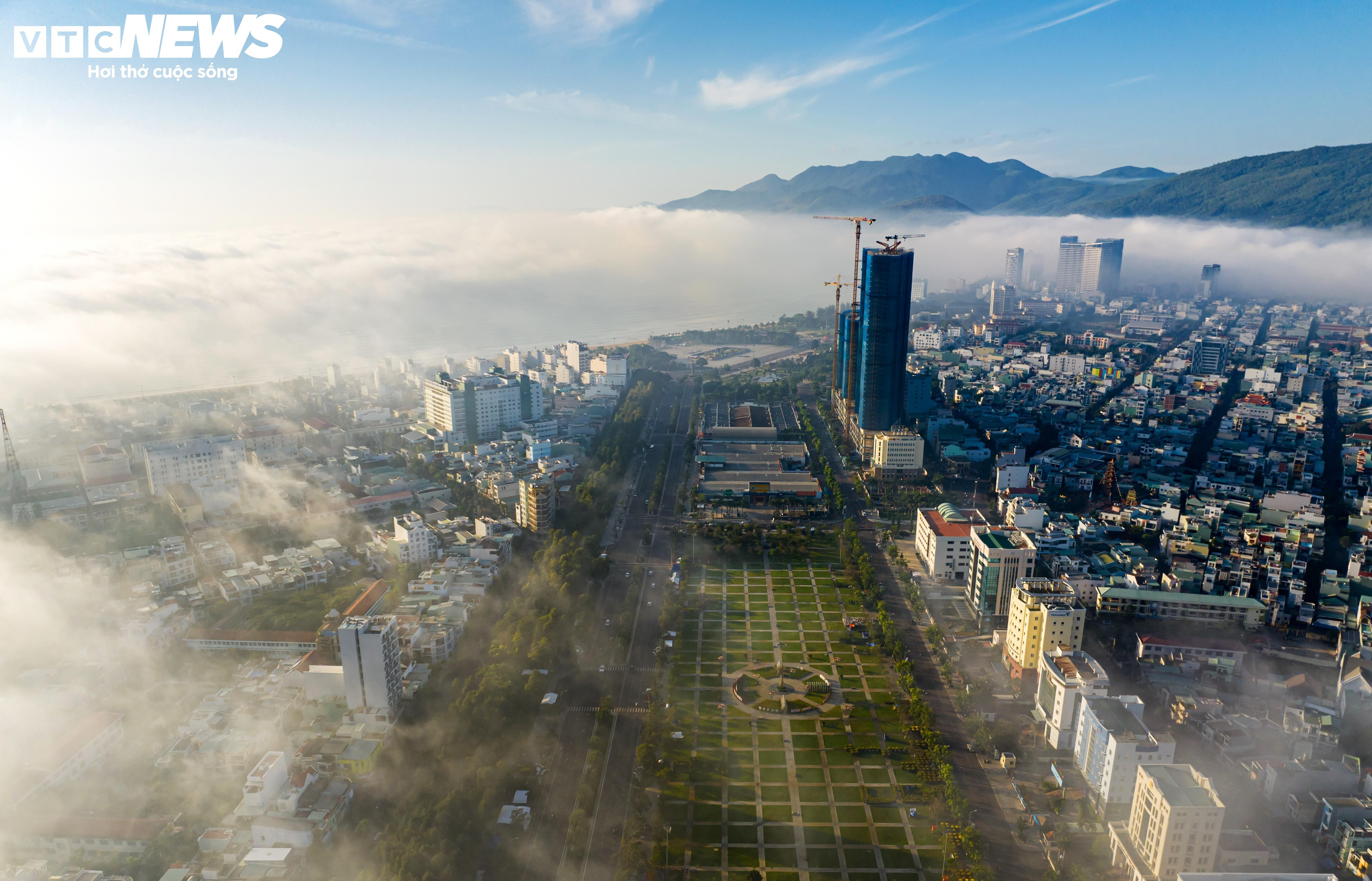 Sương mù giăng lối, người dân phố biển Quy Nhơn ngỡ đang ‘lạc bước’ Đà Lạt - 8