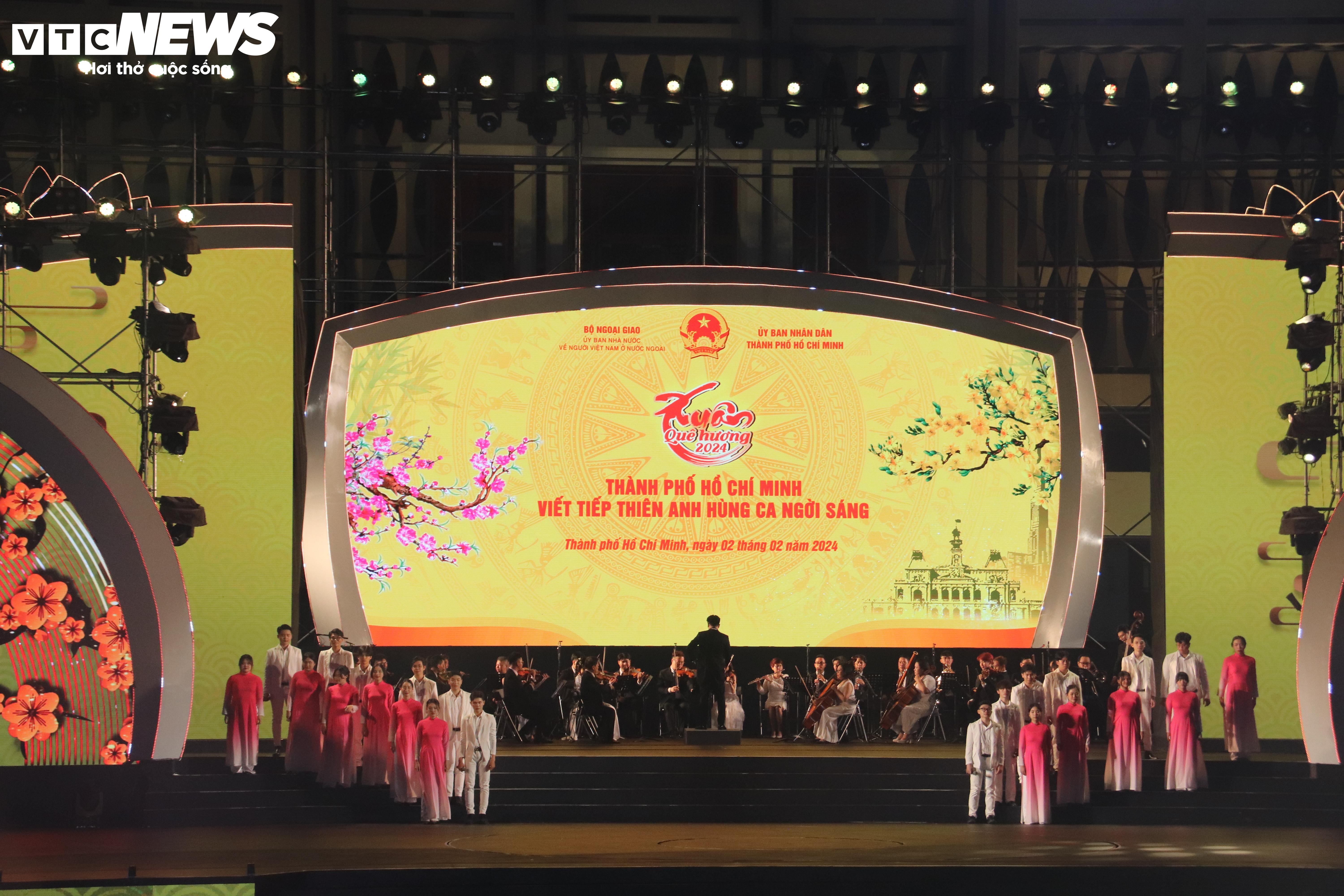 Chủ tịch nước Võ Văn Thưởng chúc Tết kiều bào tại Xuân Quê hương 2024 - 1