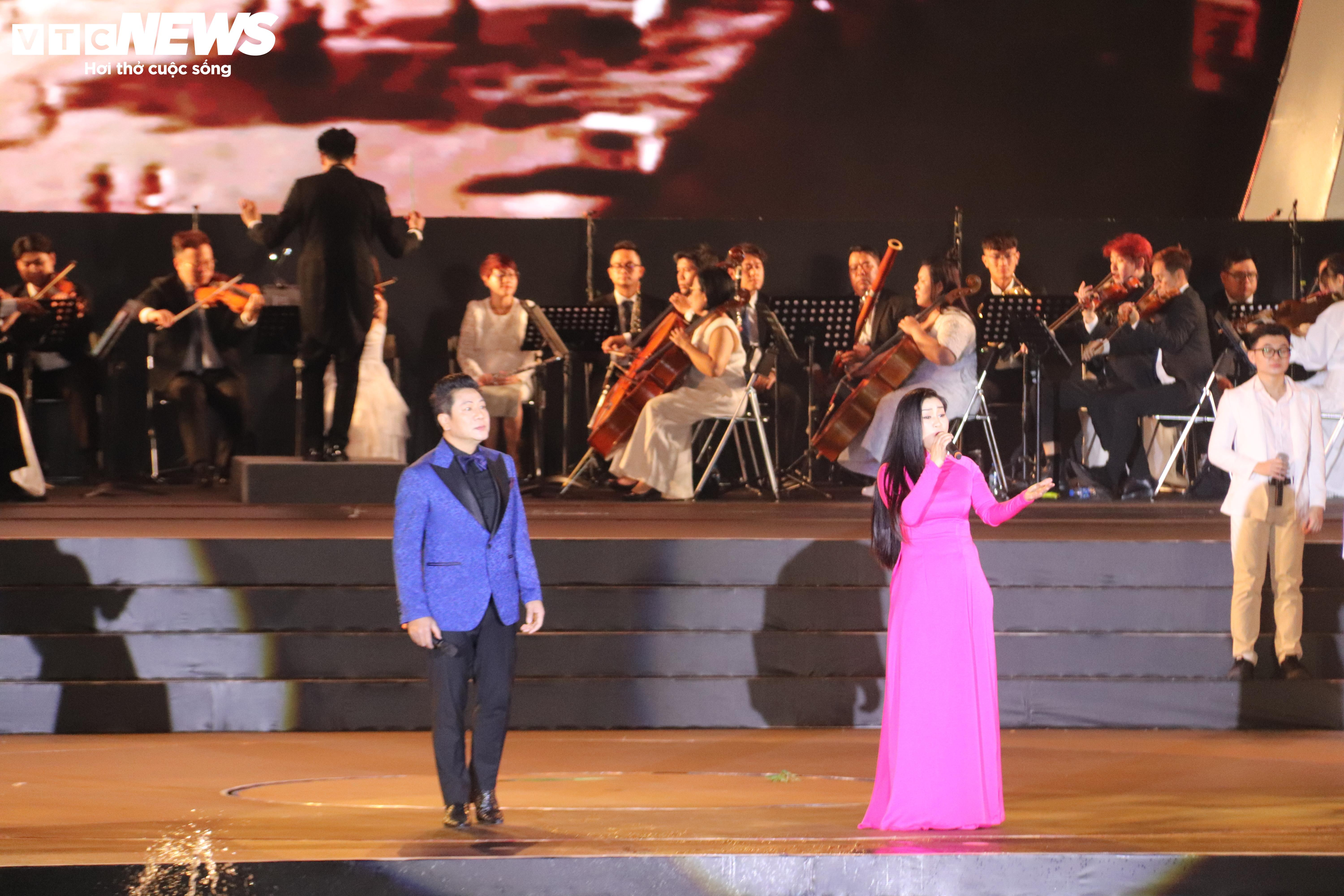 Chủ tịch nước Võ Văn Thưởng chúc Tết kiều bào tại Xuân Quê hương 2024 - 4