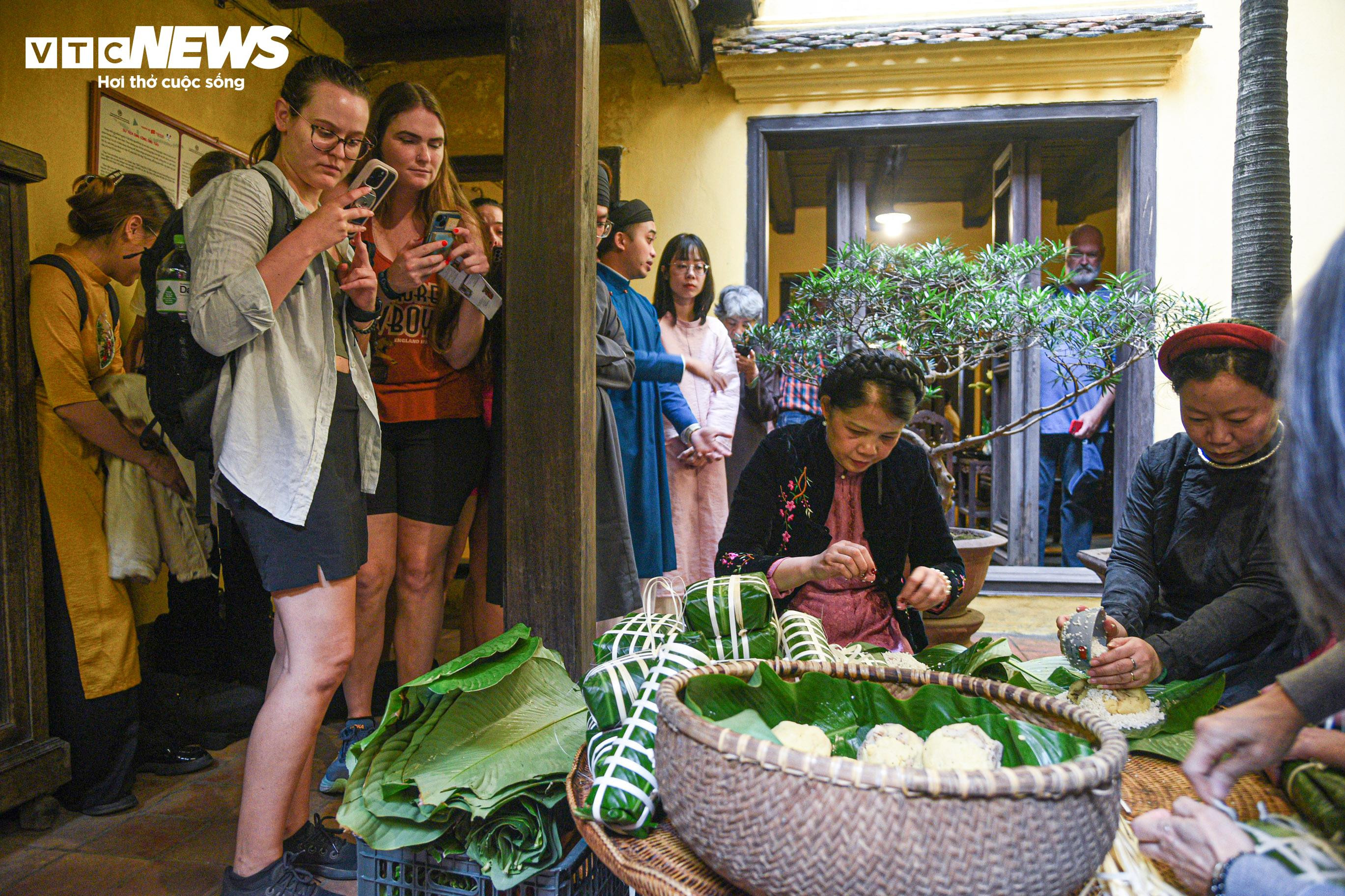 Xem người Hà Nội xưa gói bánh chưng tại Ngôi nhà di sản 87 Mã Mây - 14