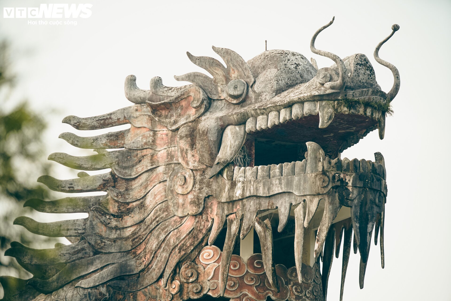 Thuỷ cung hình rồng tại công viên 'ma mị' nổi tiếng thế giới trước lúc bị đập bỏ