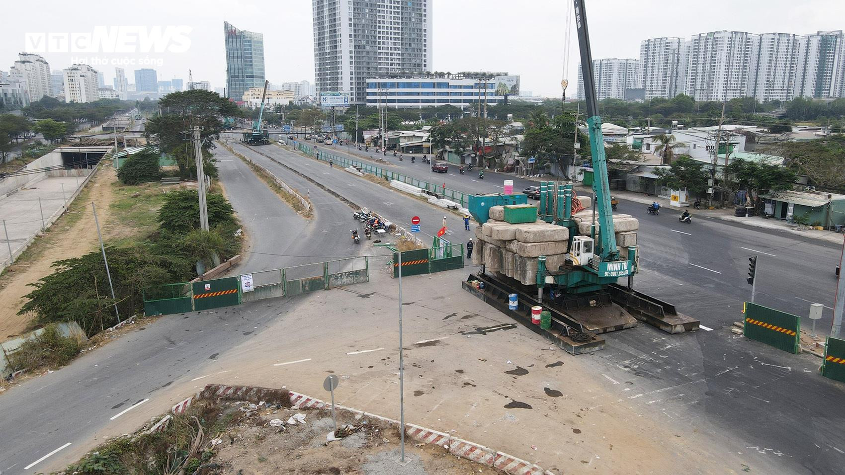 Cận cảnh nút giao hơn 800 tỷ đồng ở TP.HCM đóng kín để thi công hầm - 11
