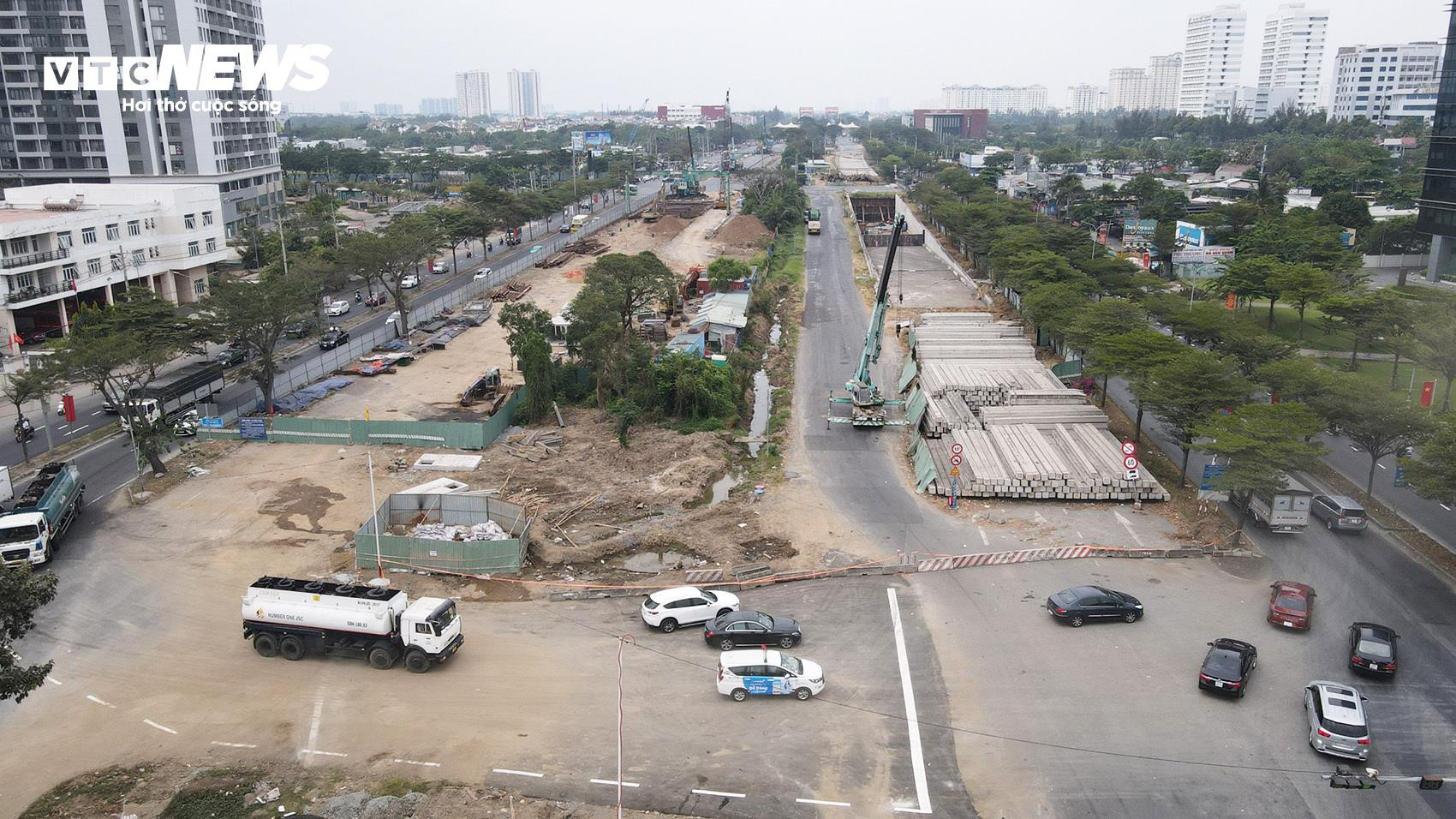 Cận cảnh nút giao hơn 800 tỷ đồng ở TP.HCM đóng kín để thi công hầm - 4