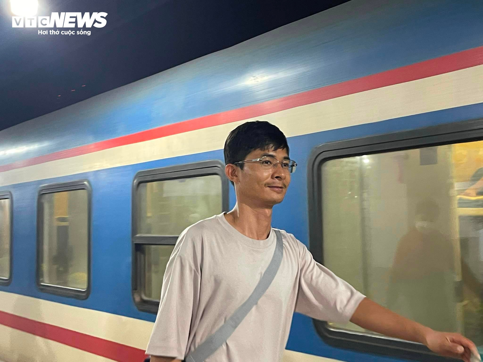 Những người đưa chuyến tàu đi xuyên Giao thừa, chở Tết đi muôn phương - 14