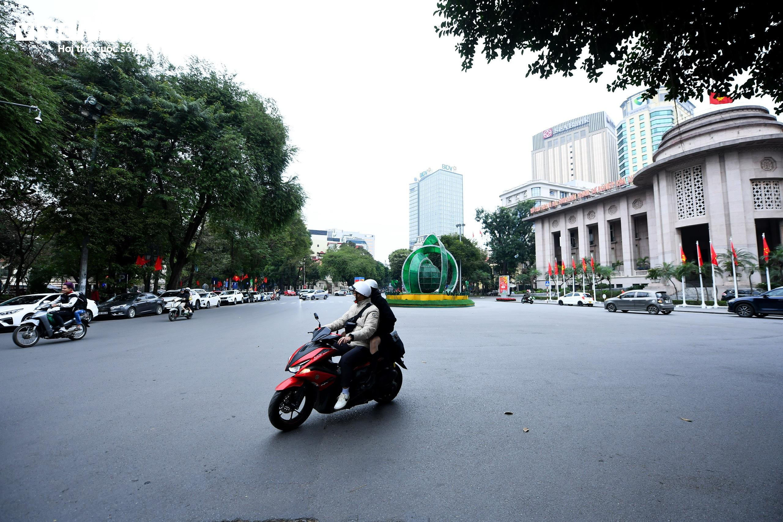 TRỰC TIẾP: Cả nước đón giao thừa Tết Giáp Thìn 2024 - 44