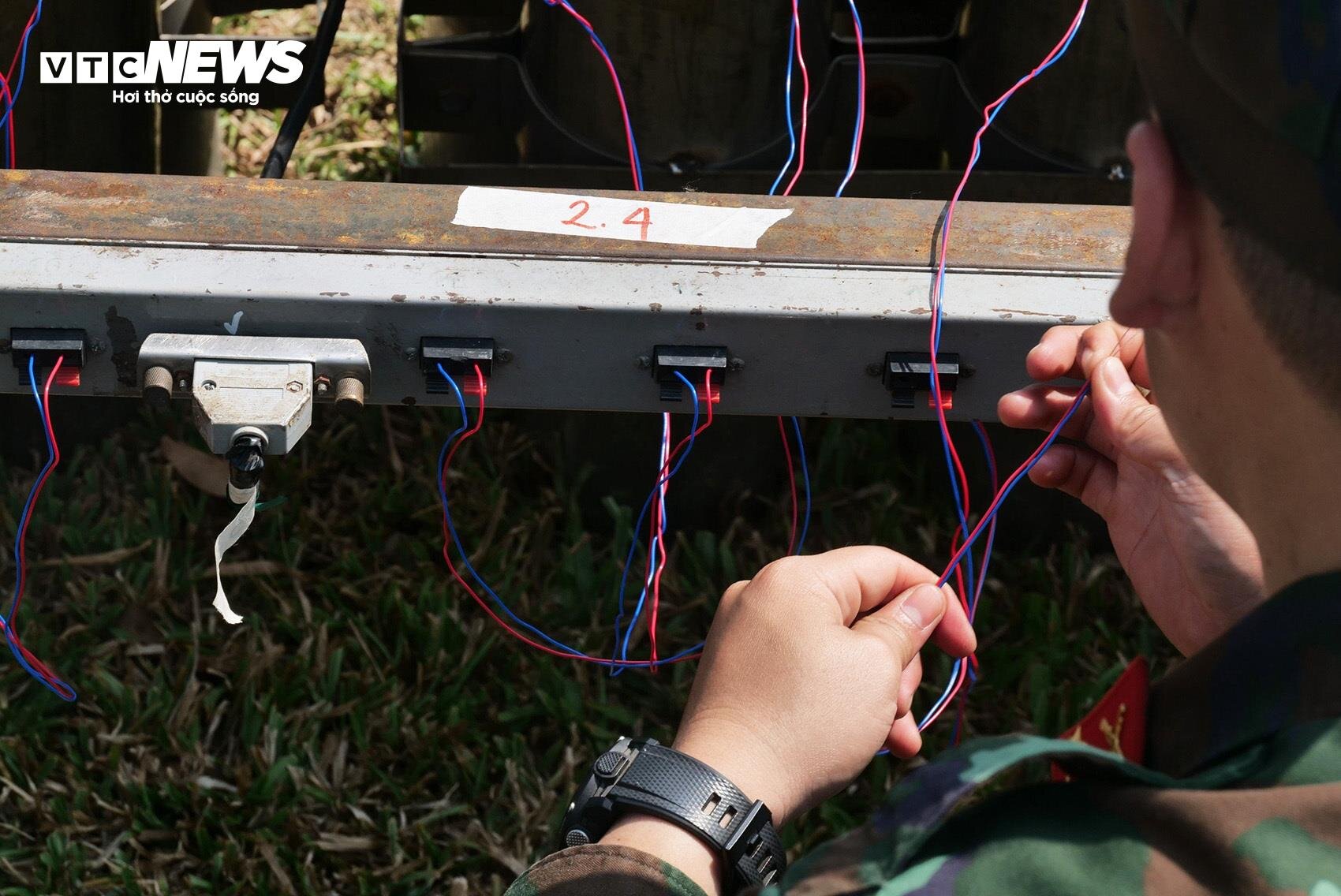 Cận cảnh trận địa pháo hoa ở TP.HCM sẵn sàng khai hoả đón giao thừa mừng năm mới - 12