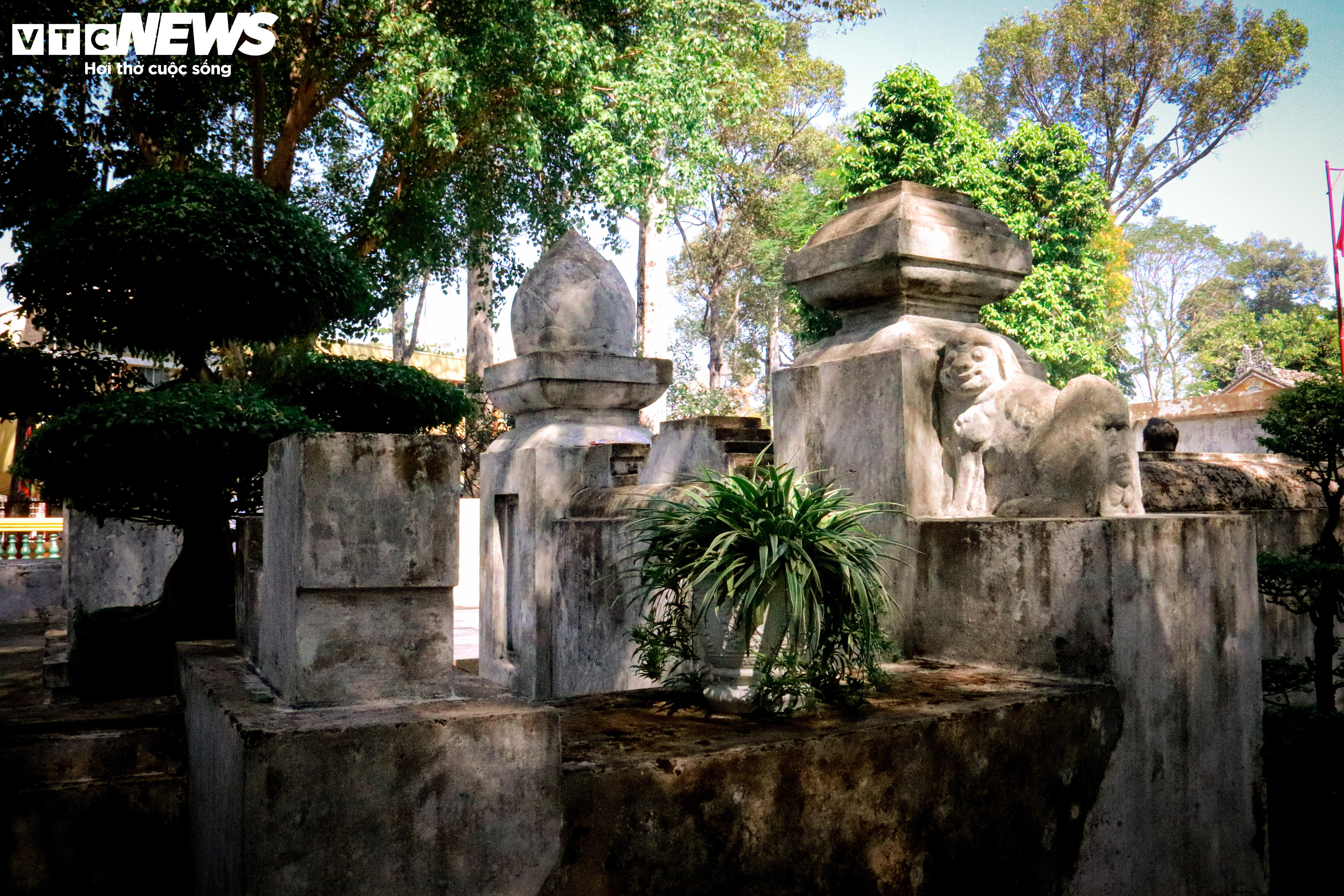 Mùng 3 Tết đi xin xăm, gieo quẻ tại lăng Tổng trấn thành Gia Định xưa - 3