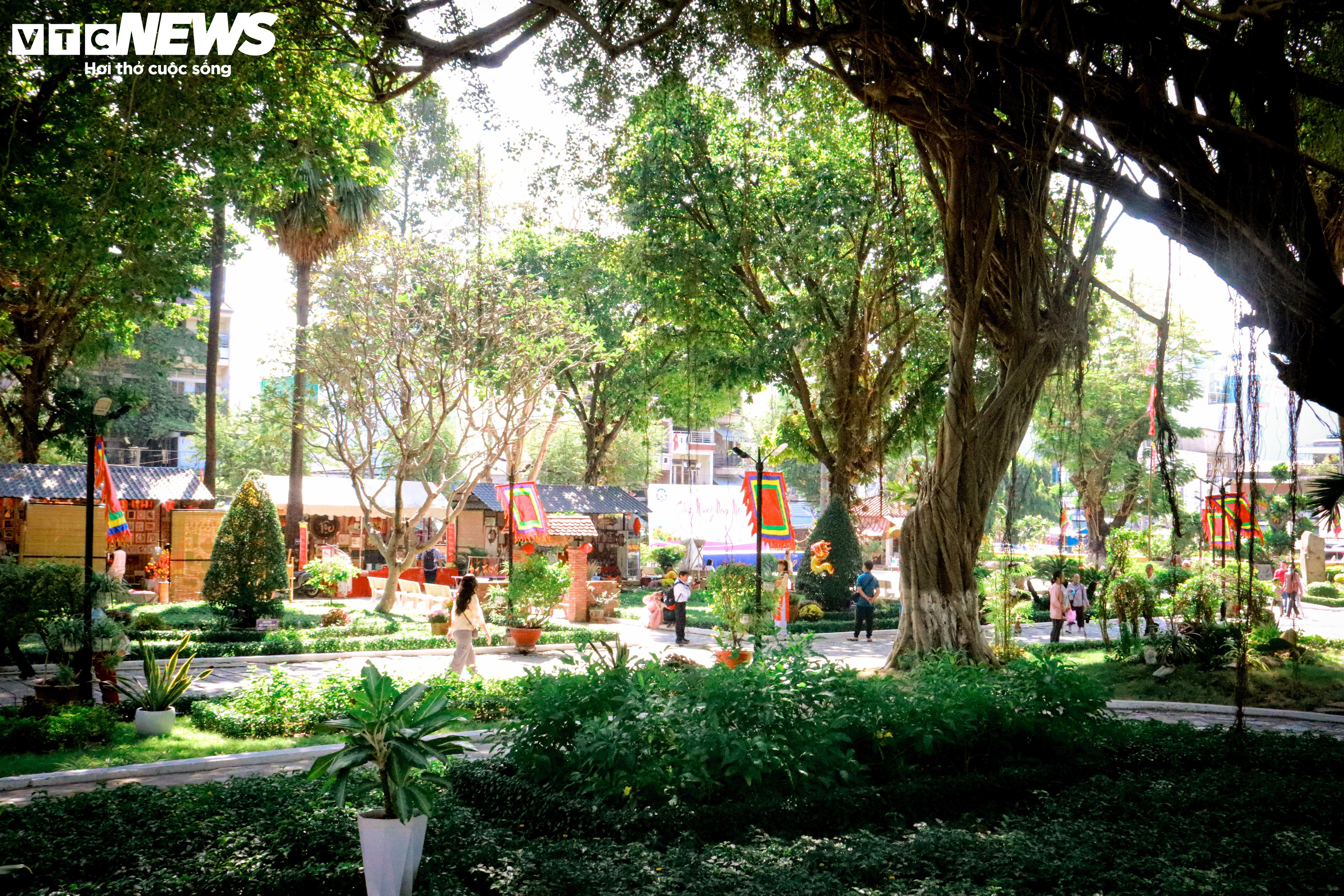 Mùng 3 Tết đi xin xăm, gieo quẻ tại lăng Tổng trấn thành Gia Định xưa - 32