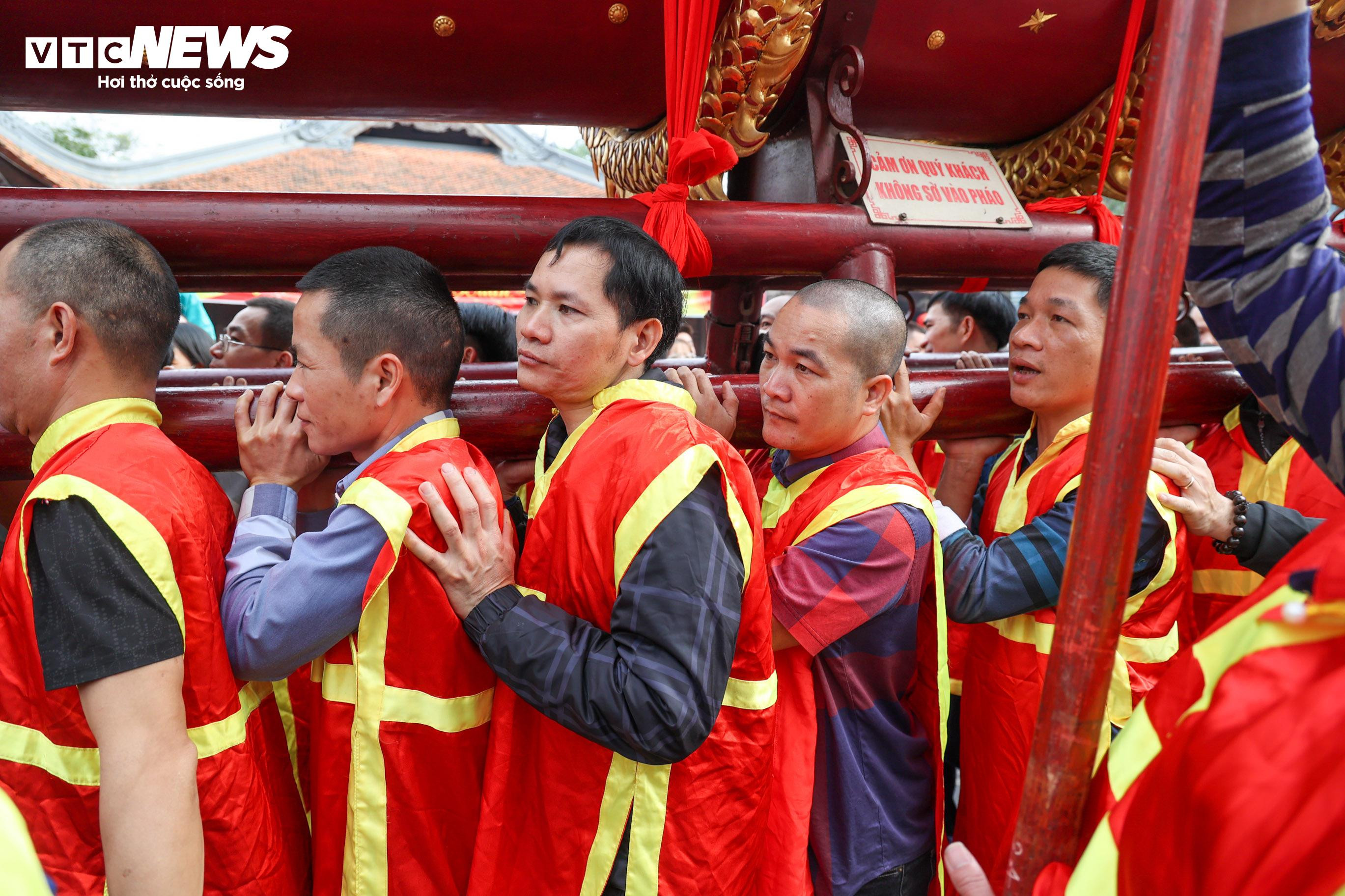 Mùng 4 Tết, làng Đồng Kỵ Bắc Ninh tưng bừng rước đại pháo - 13