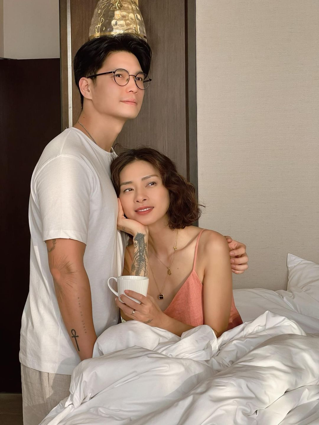 Sao Việt khoe ảnh Valentine: Thanh Hằng hôn chồng, Minh Tú hé lộ ảnh cưới - 5