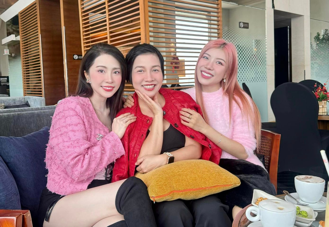 Sao Việt 15/2: Nhã Phương hé lộ mặt quý tử, Hương Giang úp mở có tình mới - 5