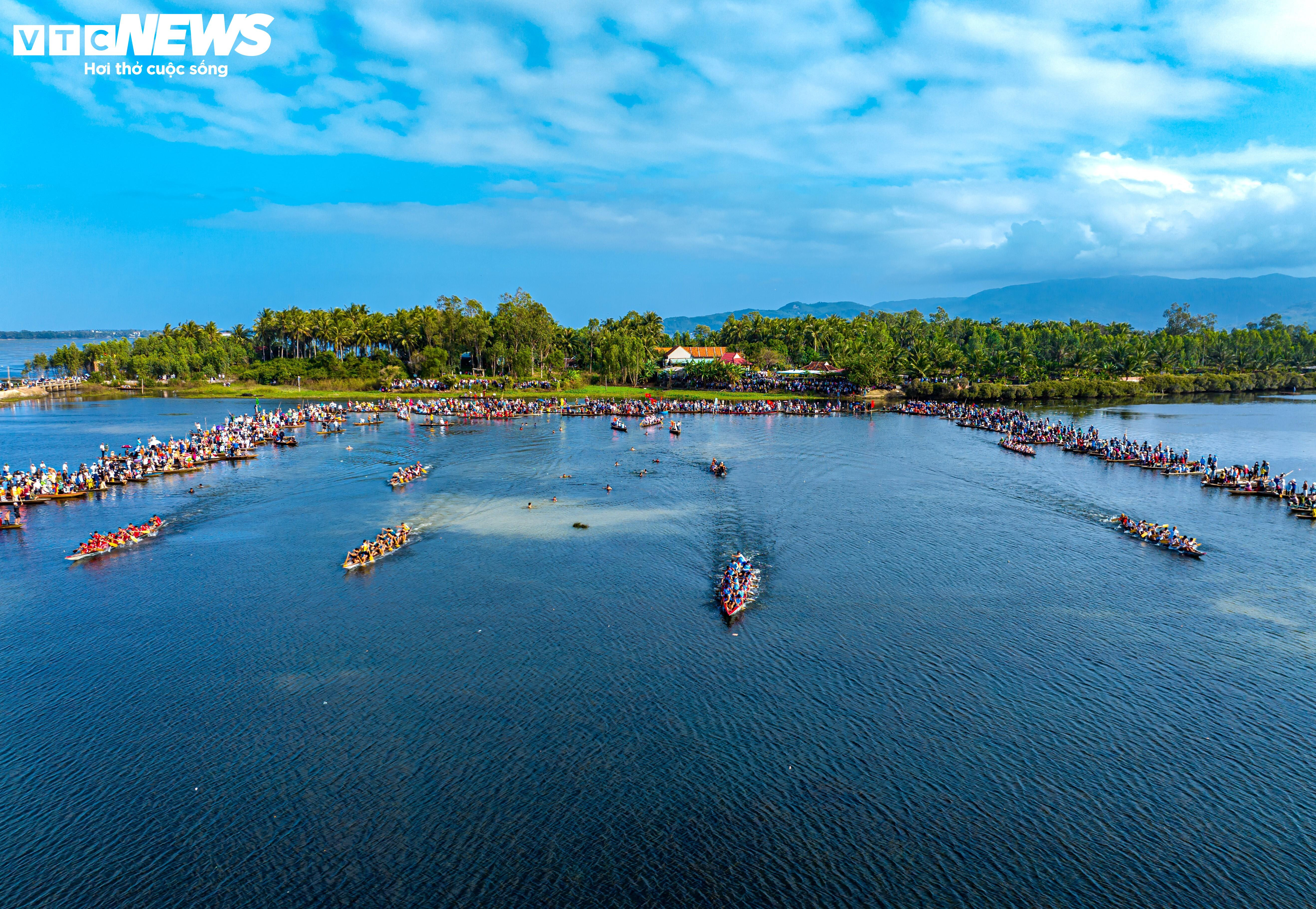 Lễ hội đua thuyền tại Bình Định: Nét văn hoá đặc sắc miền biển - 7
