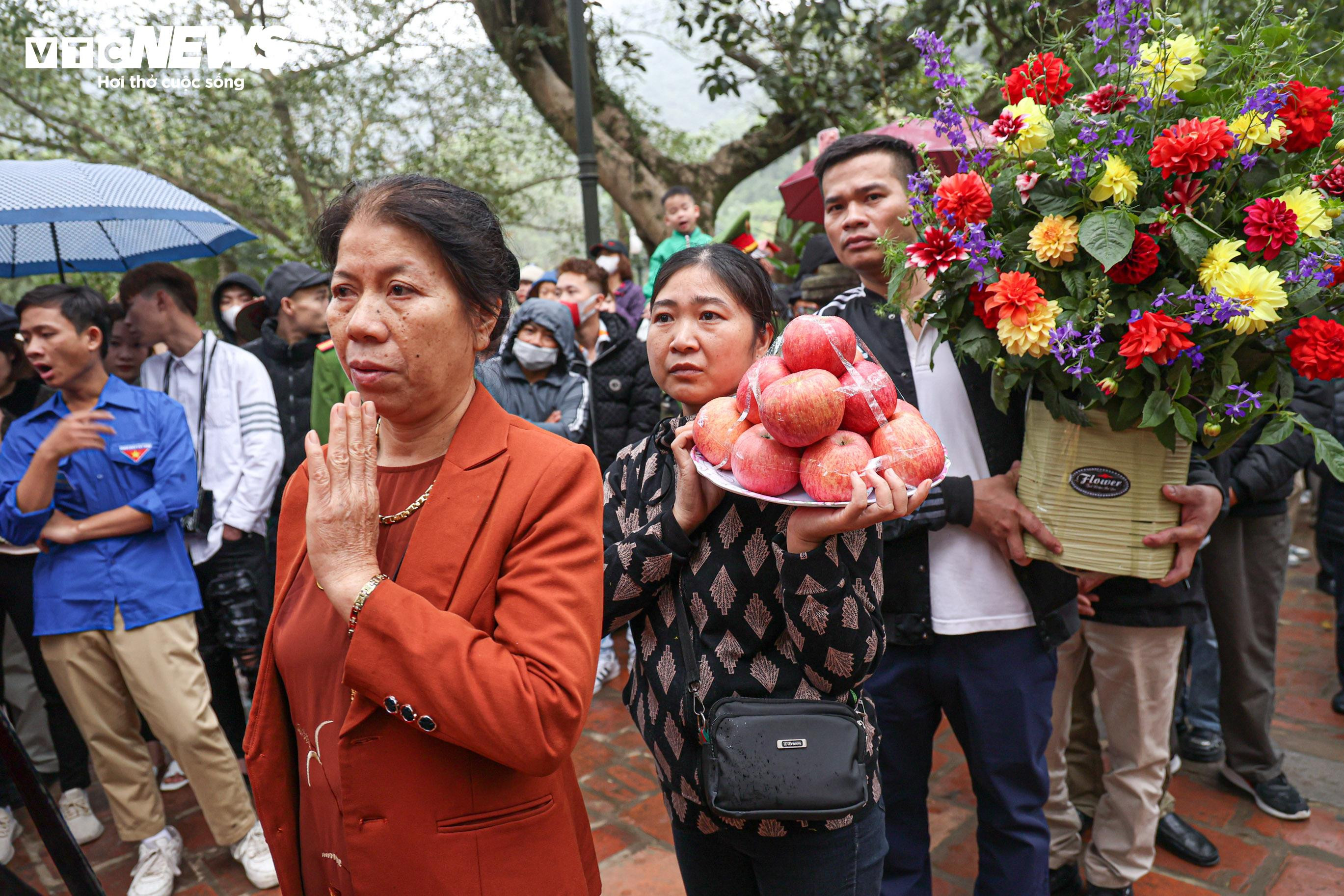 'Tướng bà' 10 tuổi được bảo vệ nghiêm ngặt tại lễ khai hội đền Gióng - 14