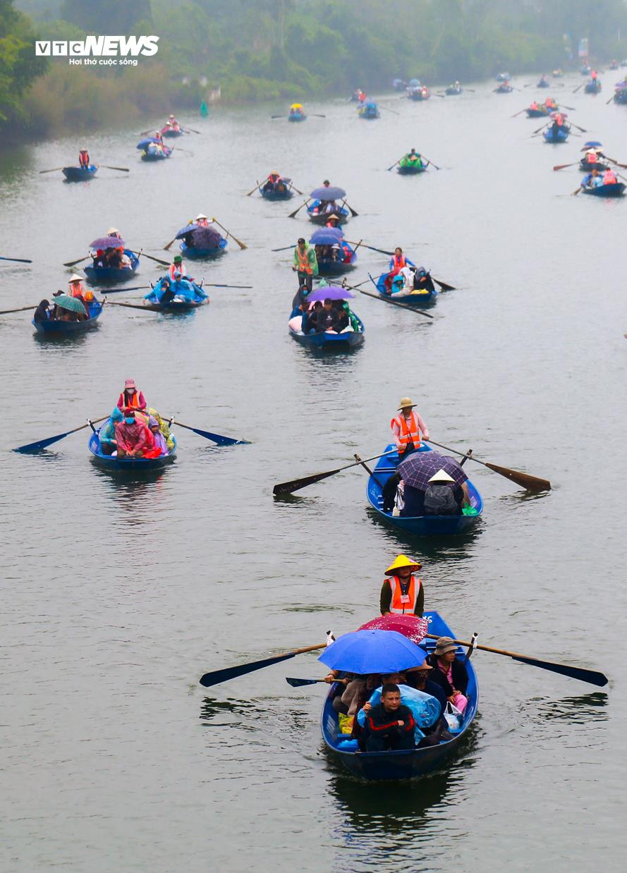 Biển người trẩy hội chùa Hương trong ngày đầu khai hội - 3