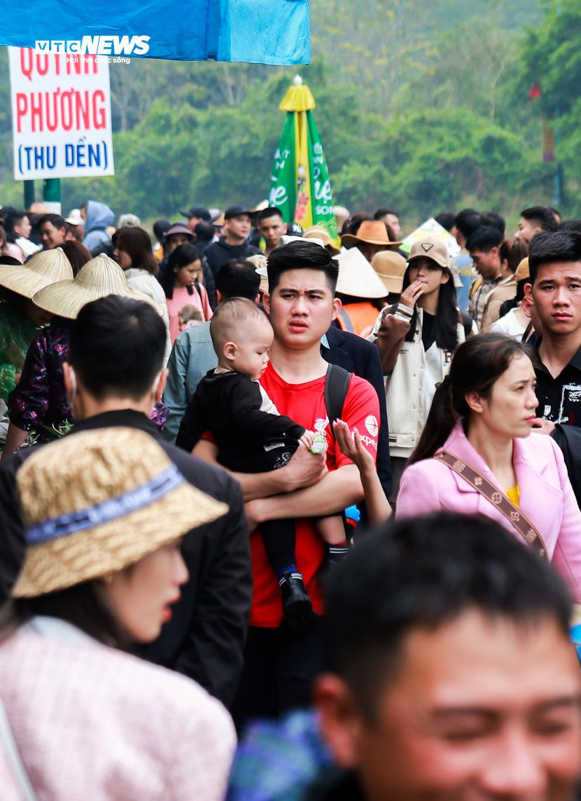 Biển người trẩy hội chùa Hương trong ngày đầu khai hội - 7