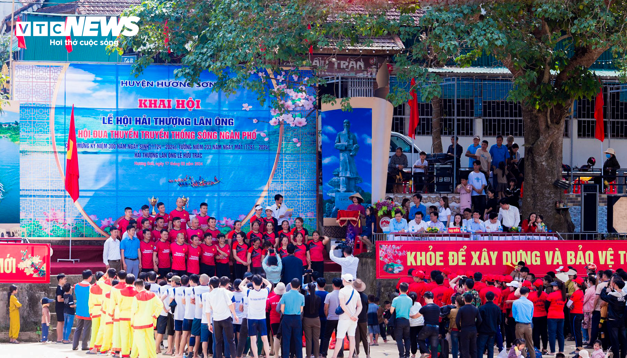 Hà Tĩnh: Nín thở xem các bóng hồng đua thuyền trên sông Ngàn Phố - 16